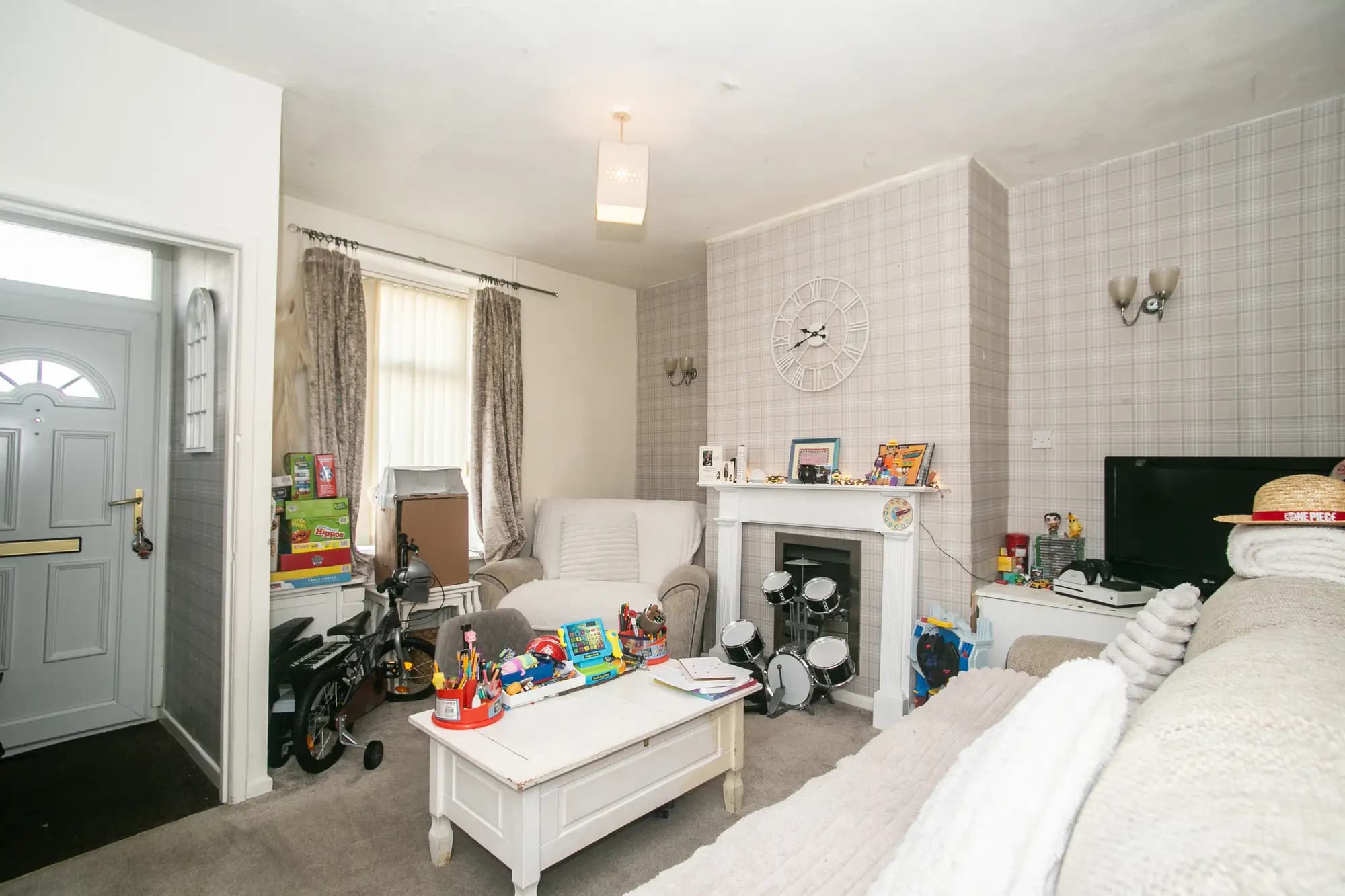 property photo 3 of 15