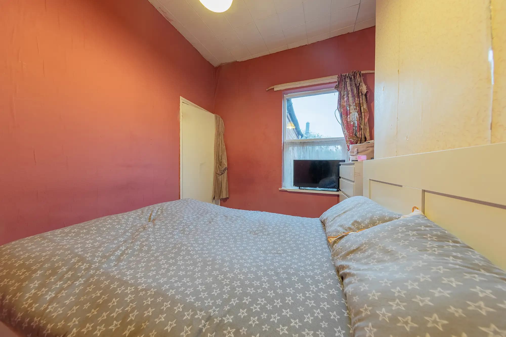 property photo 13 of 27