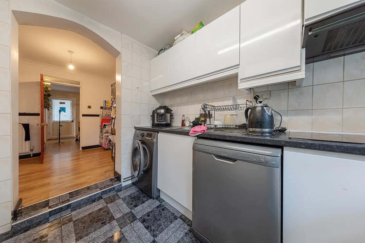 property photo 13 of 40