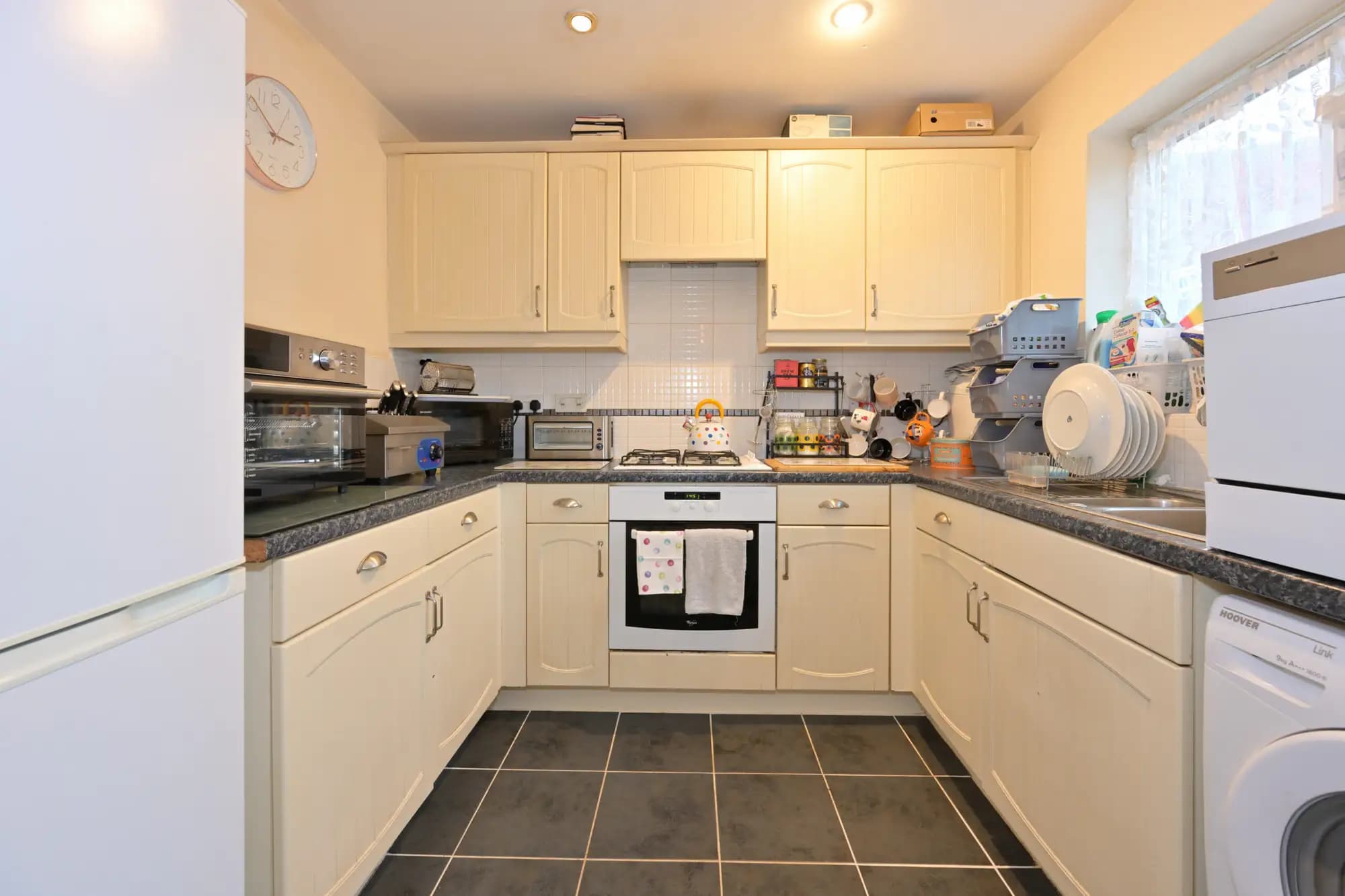 property photo 8 of 16