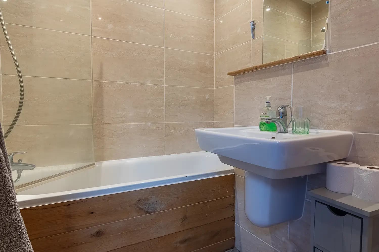 property photo 18 of 33