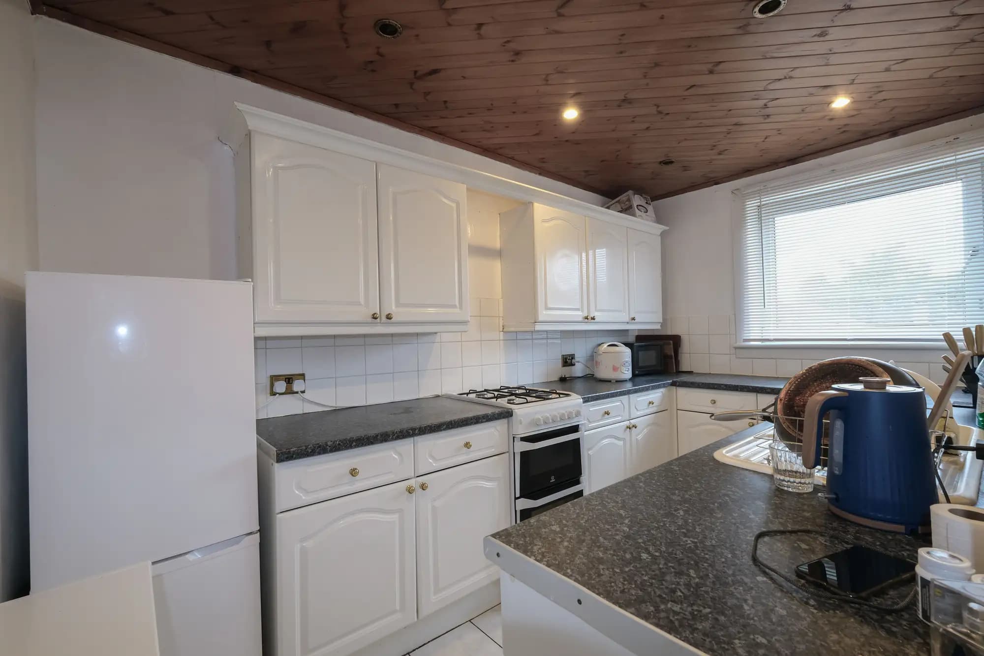 property photo 5 of 18