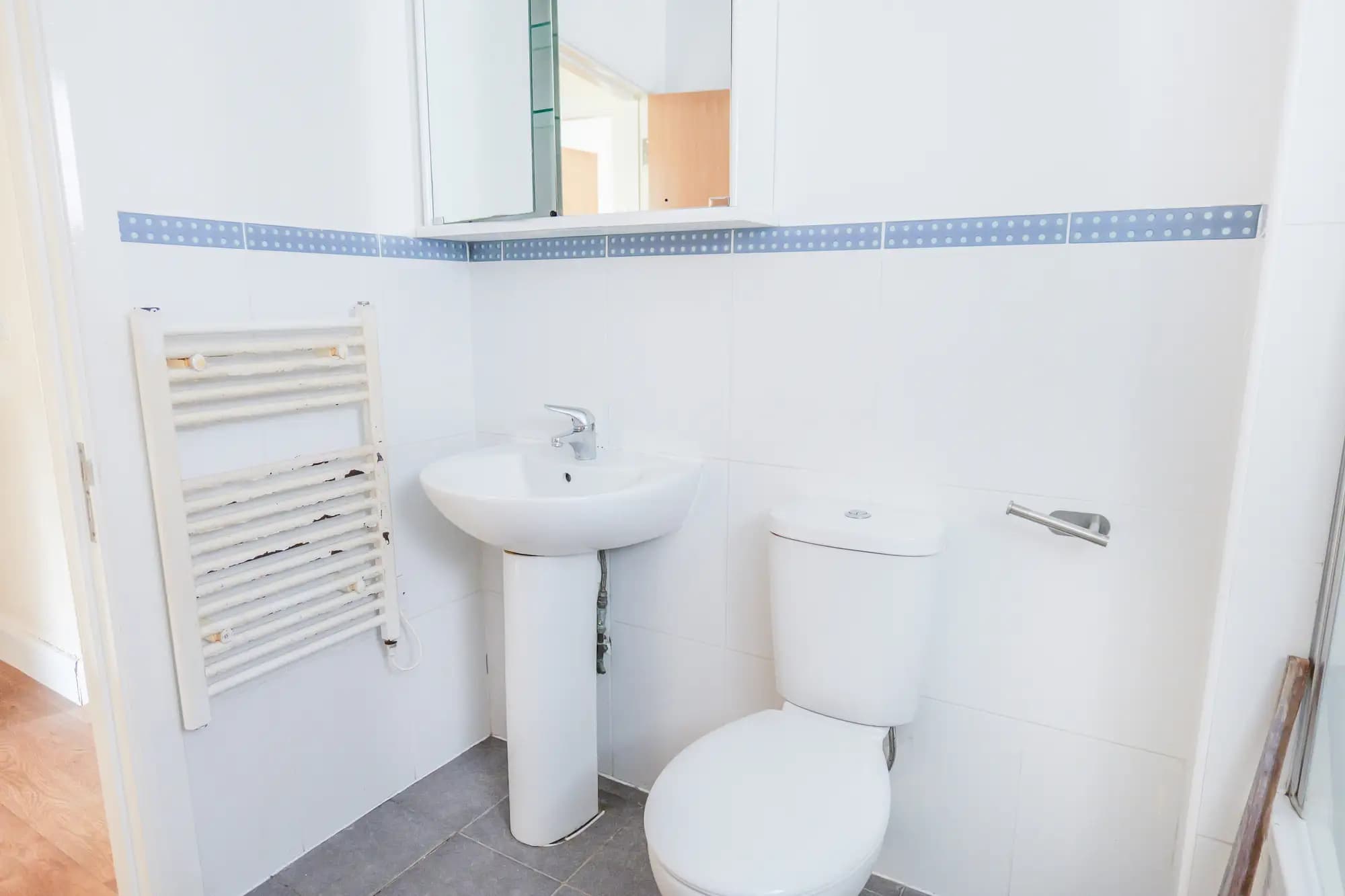 property photo 6 of 27
