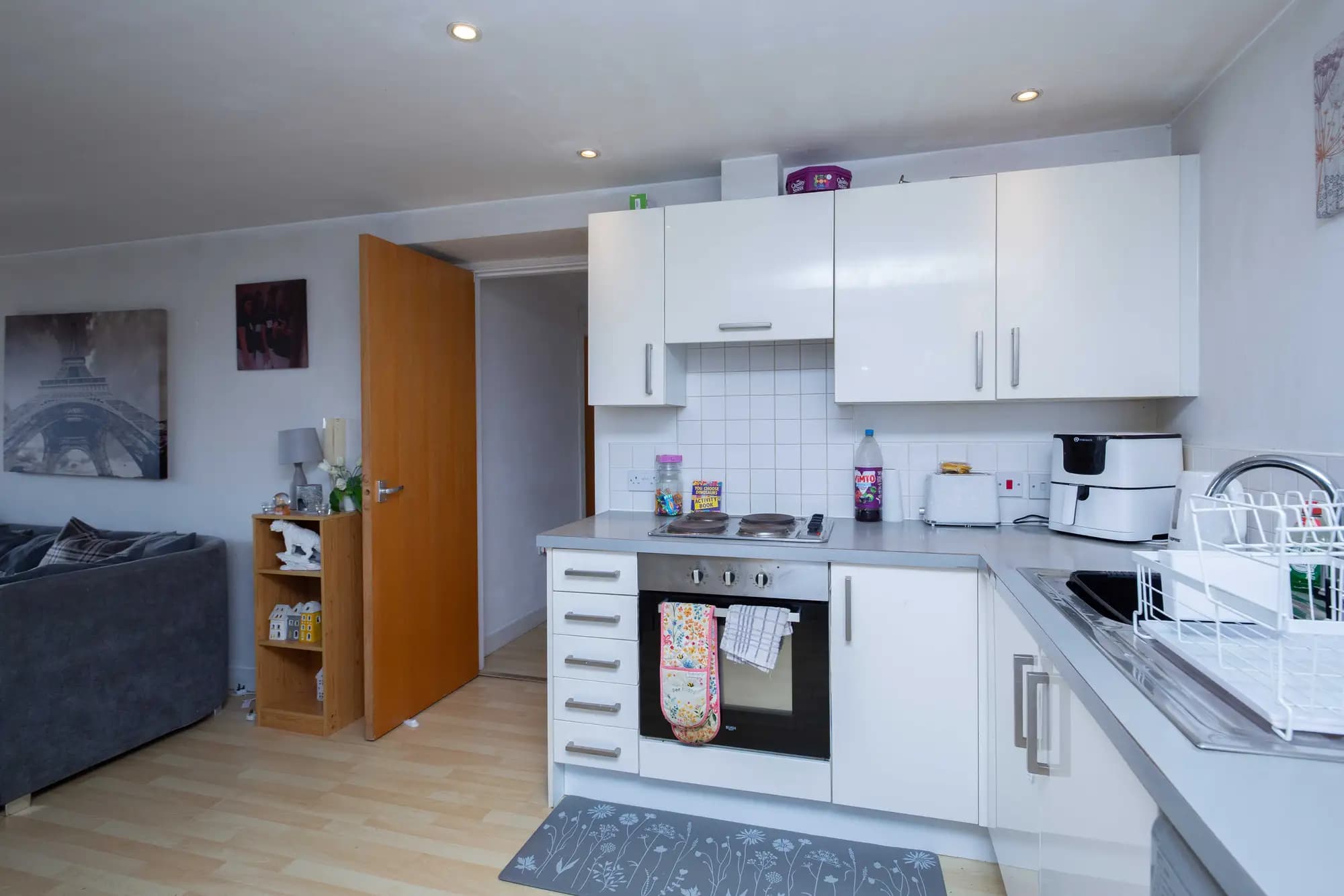 property photo 6 of 14