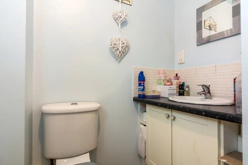 property photo 8 of 17