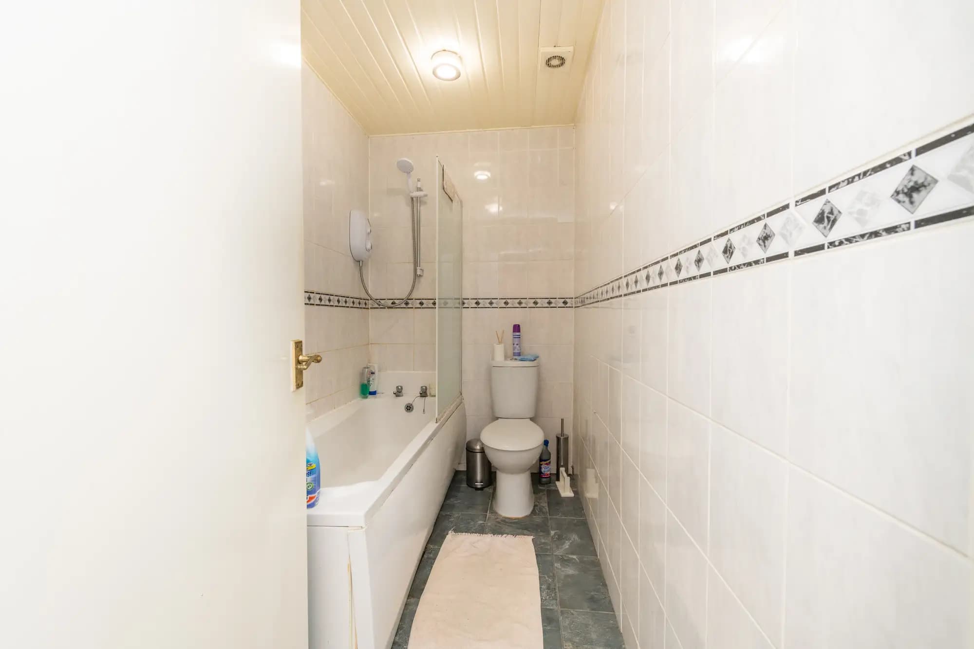 property photo 9 of 25