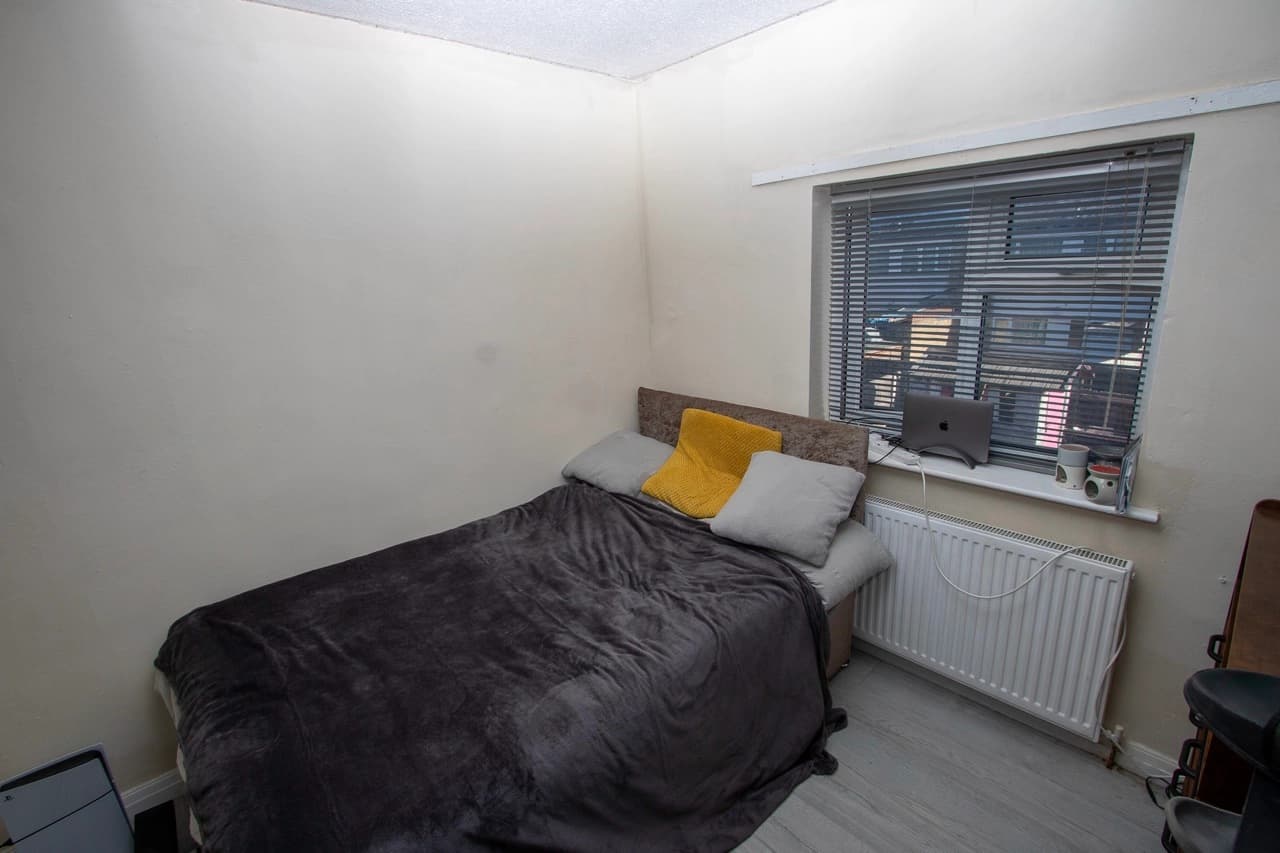 property photo 15 of 19