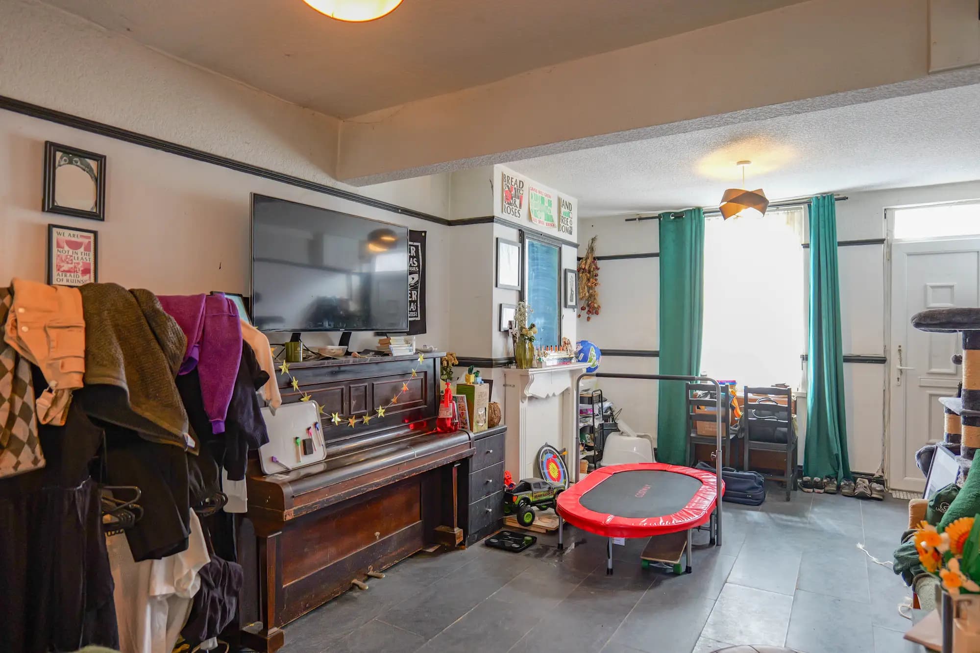 property photo 4 of 24