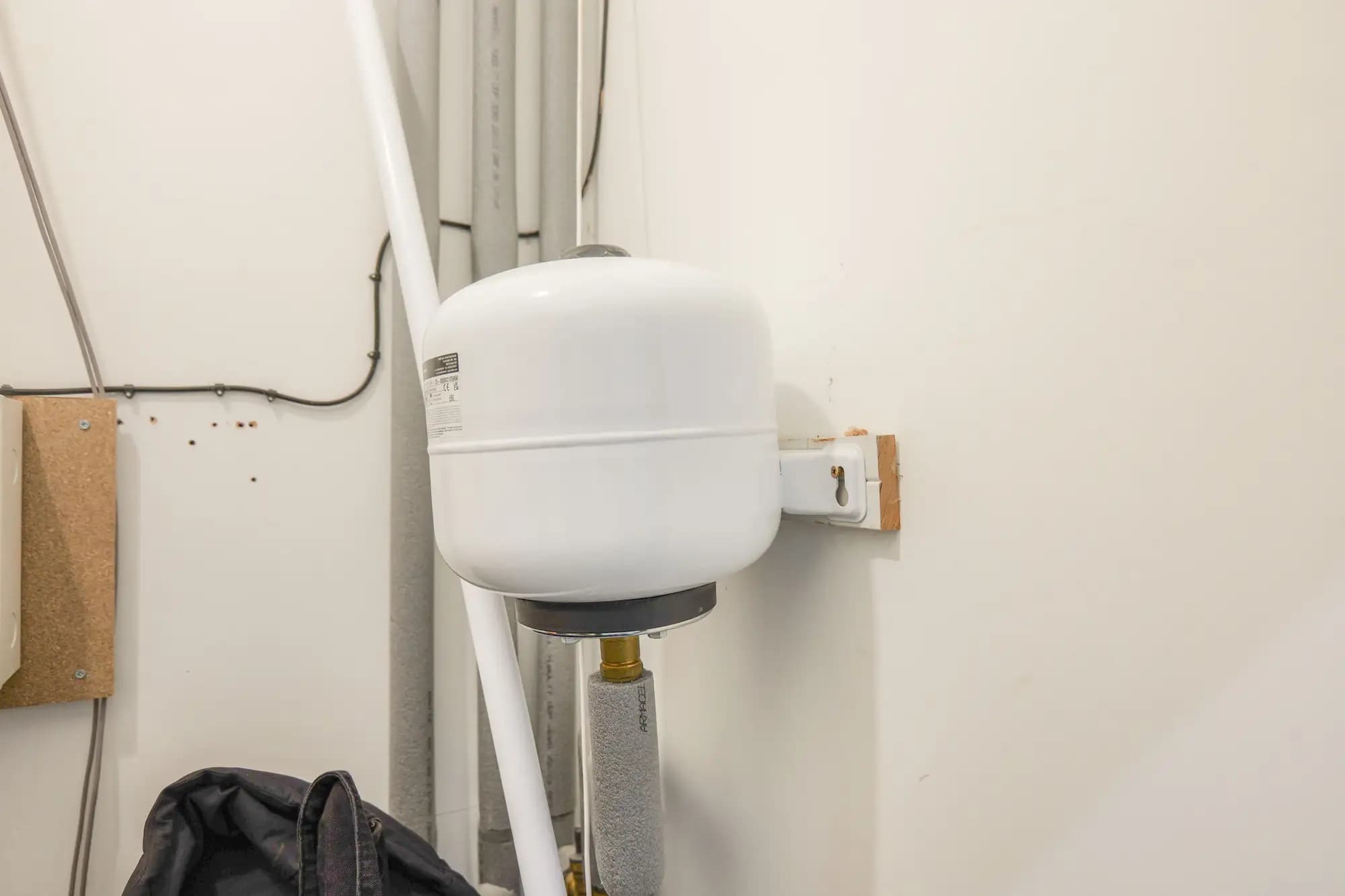 property photo 11 of 15