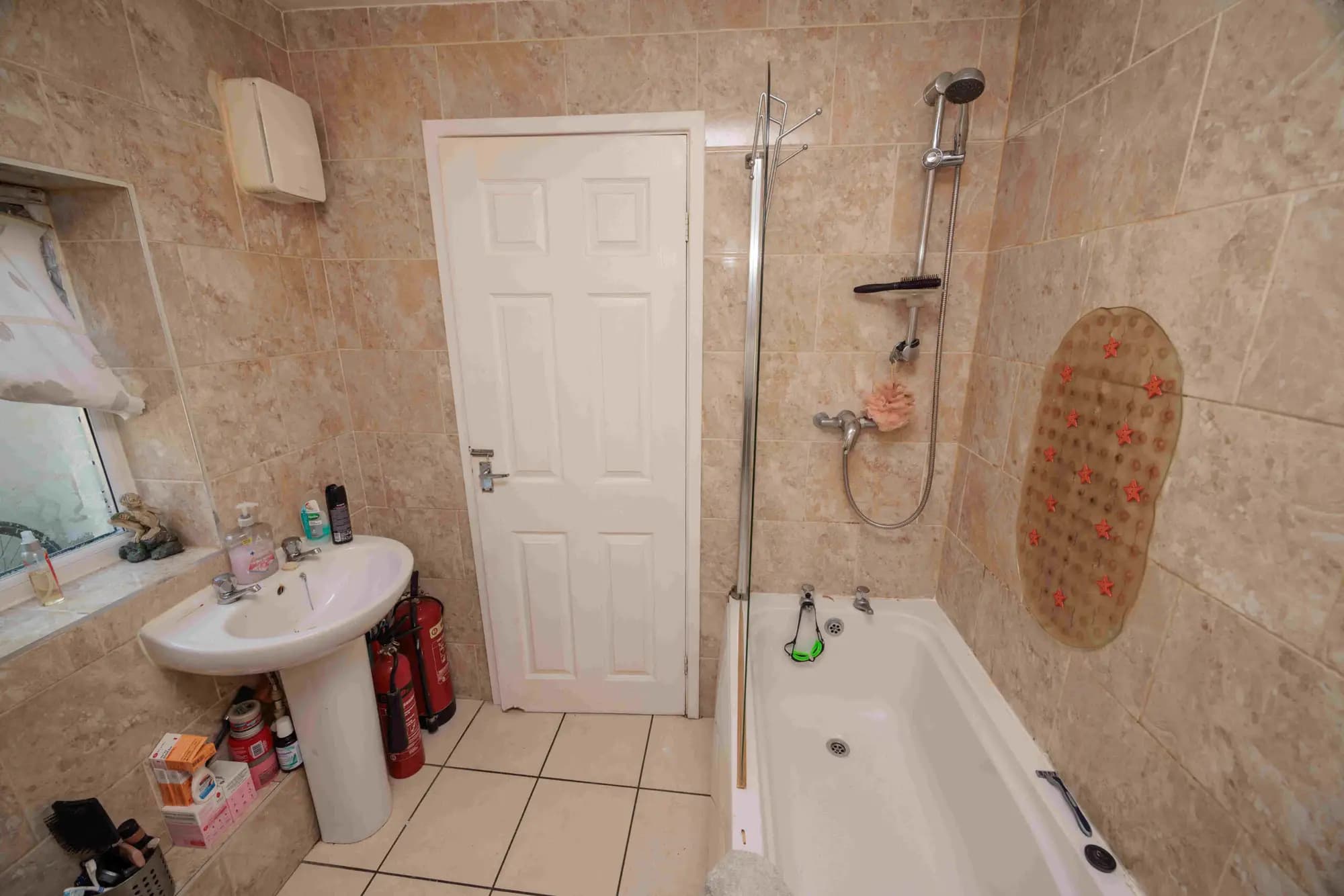 property photo 13 of 30