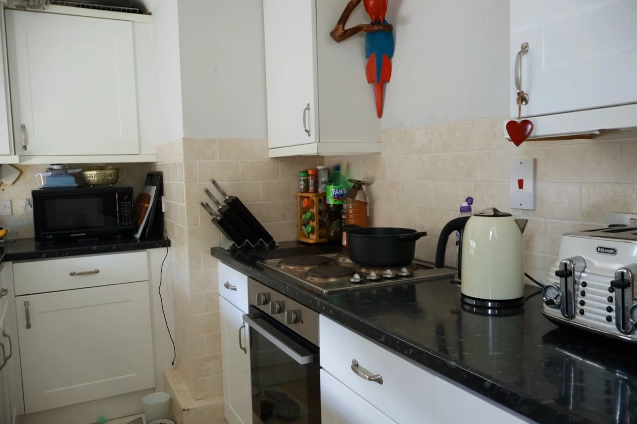 property photo 6 of 15