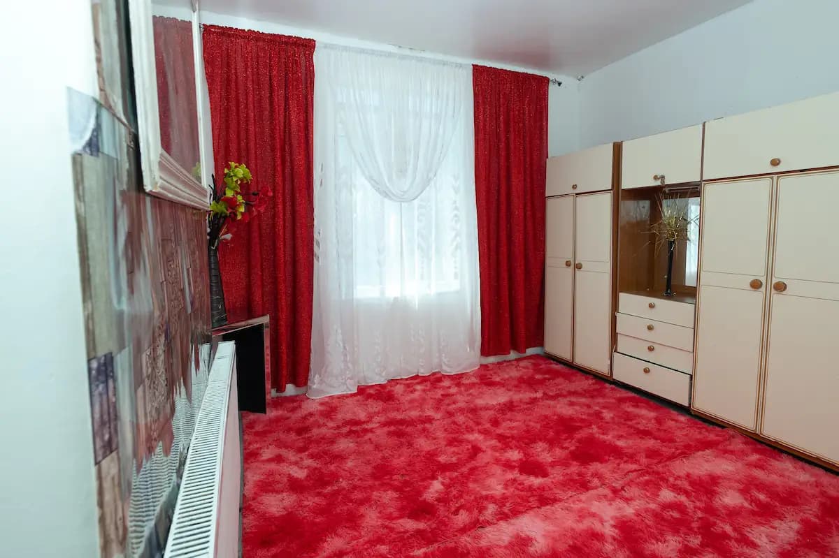 property photo 4 of 21