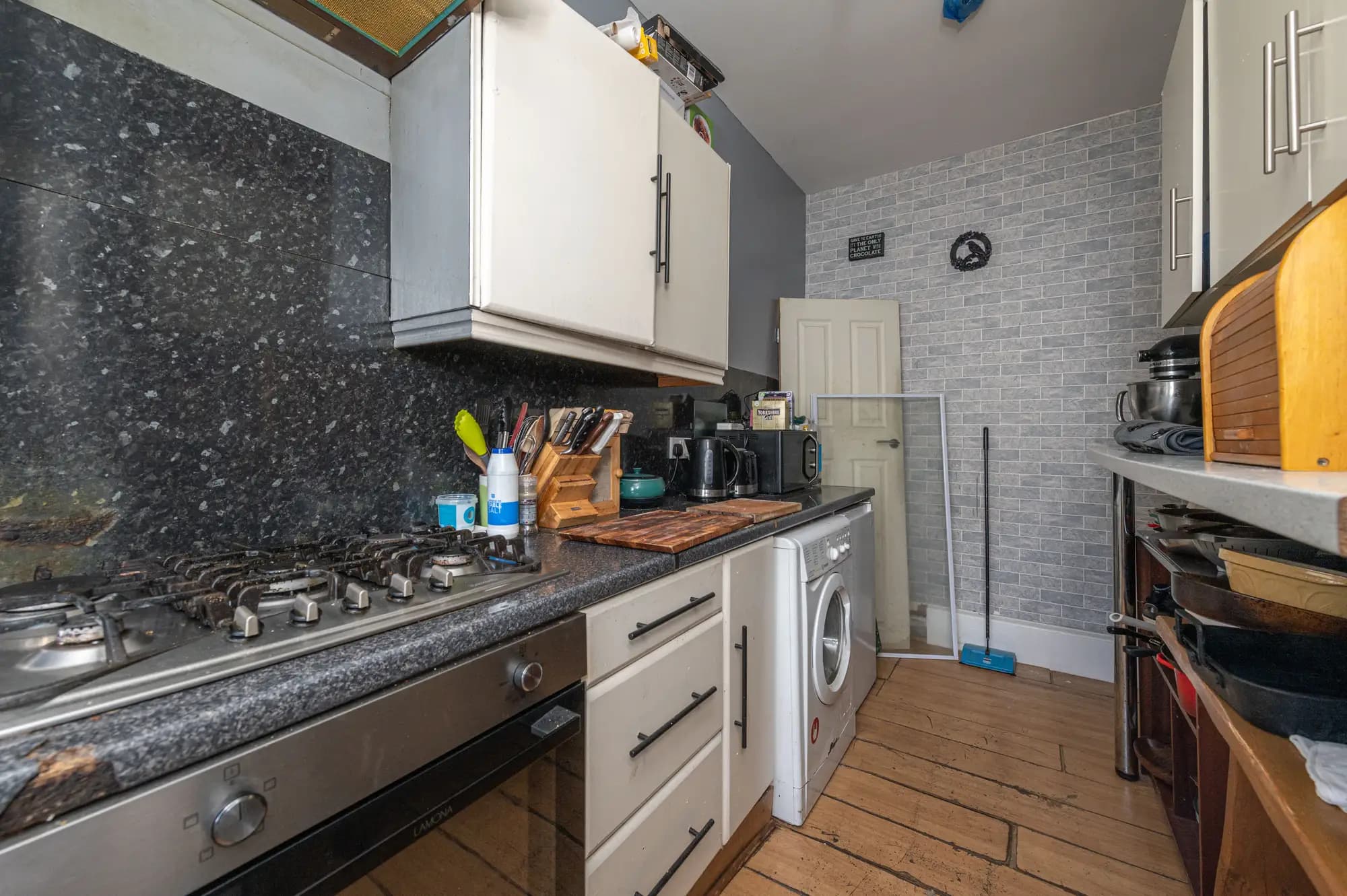 property photo 5 of 19