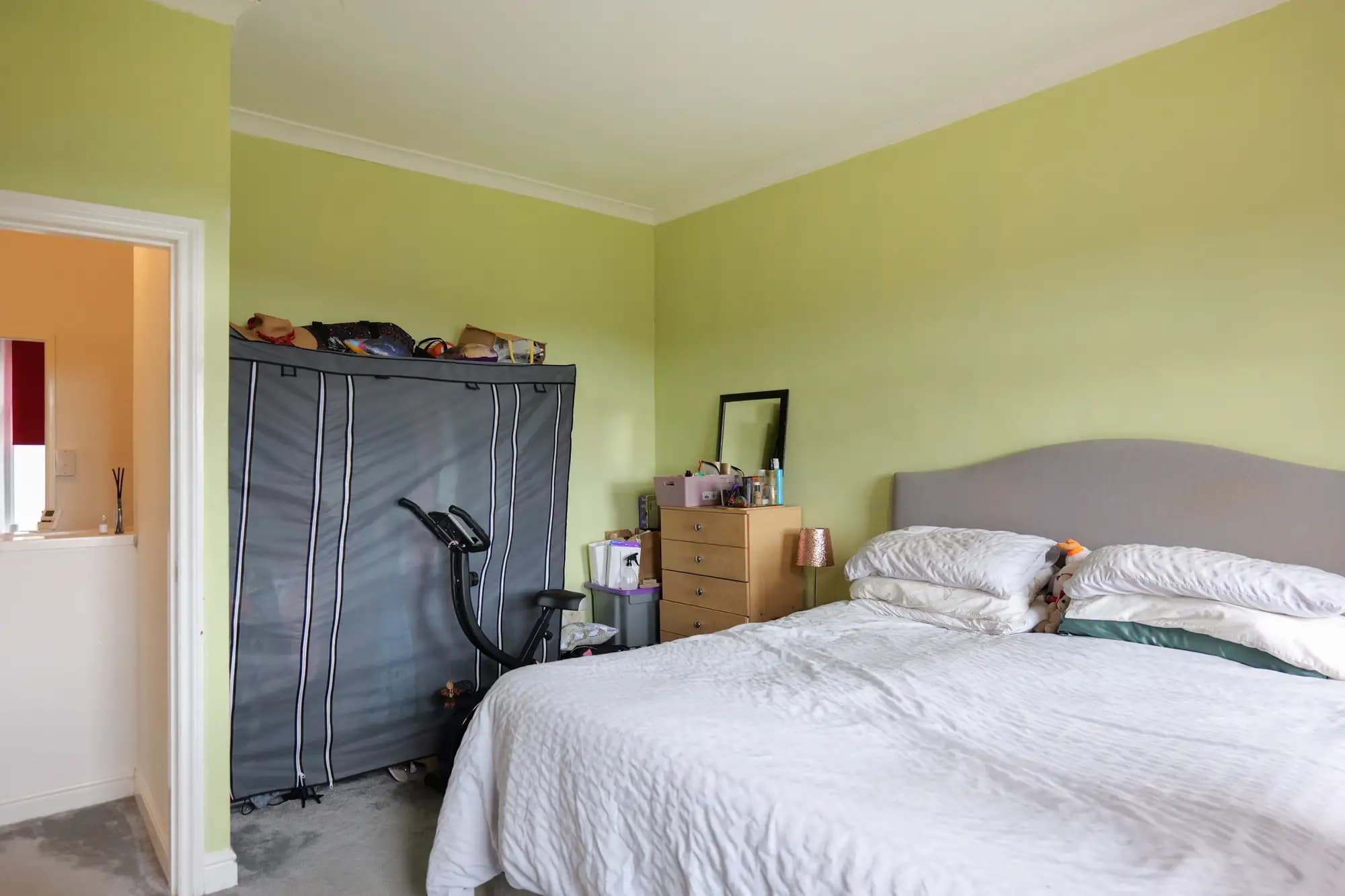 property photo 8 of 13
