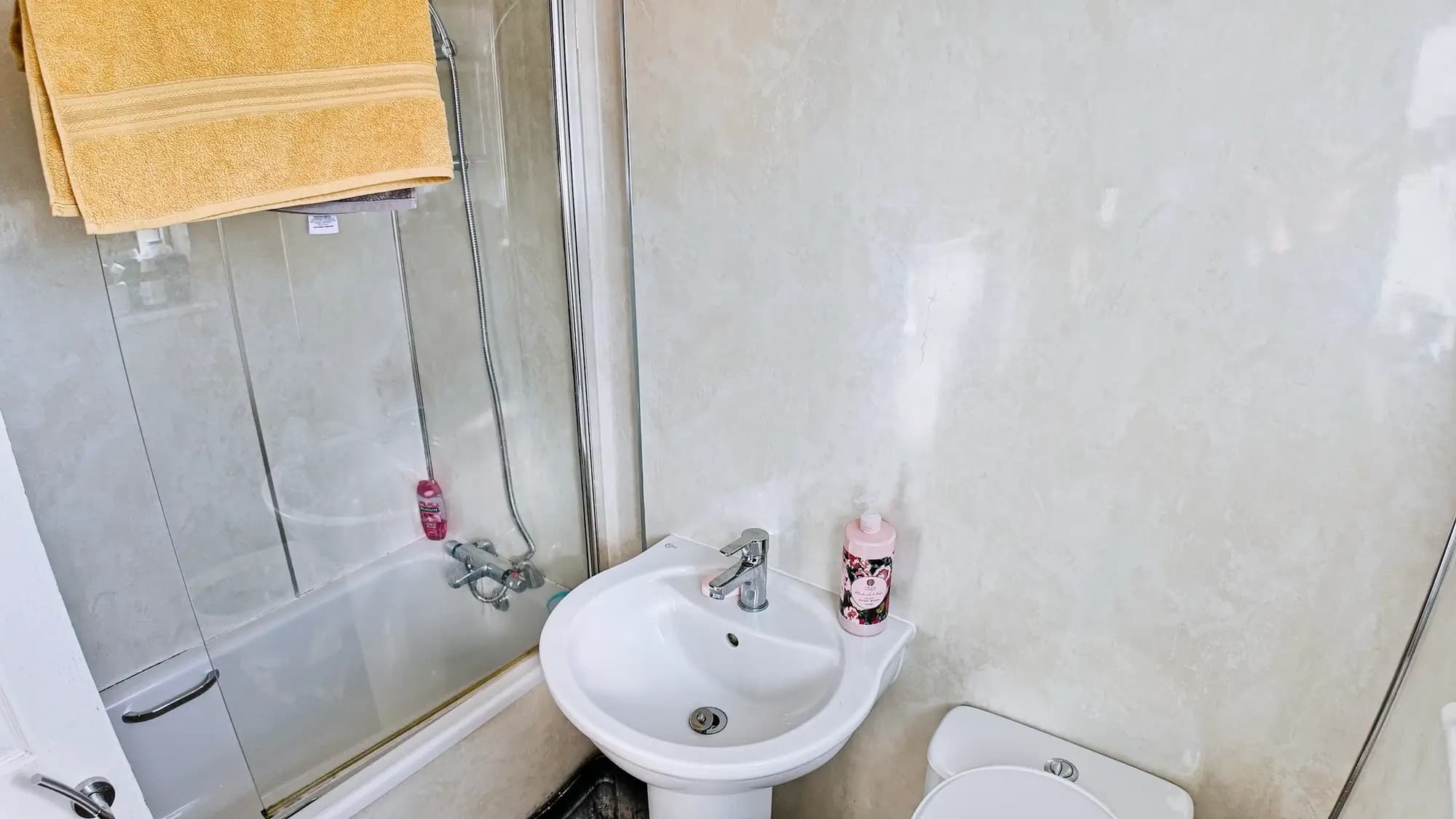 property photo 6 of 17