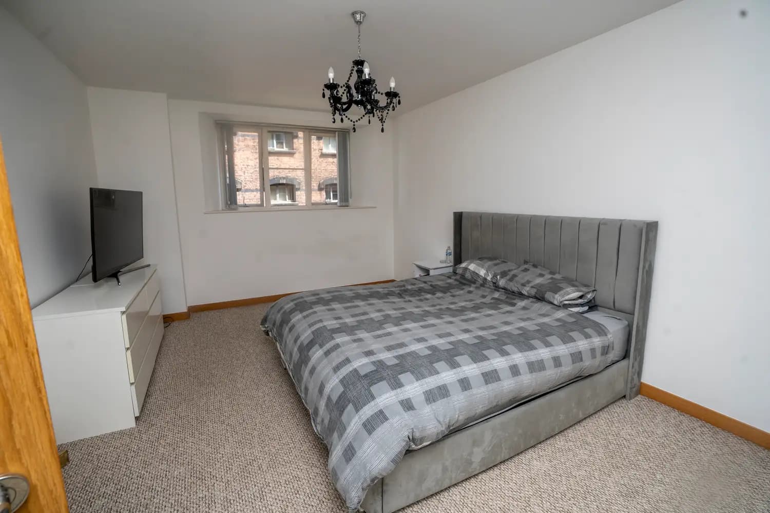 property photo 11 of 20