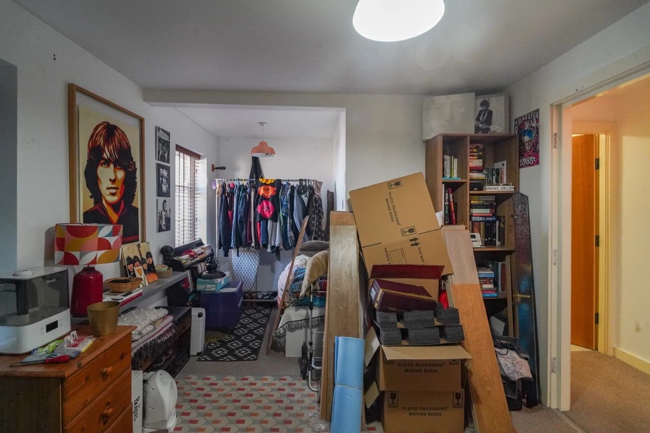 property photo 9 of 16