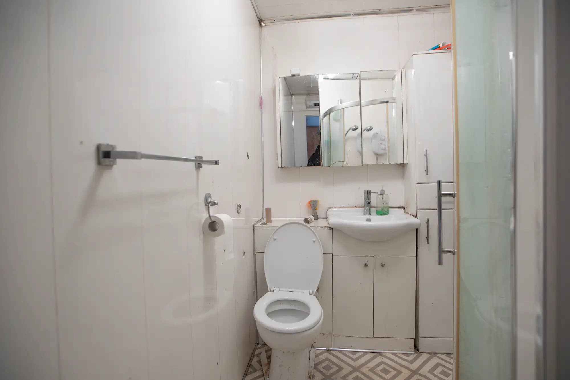 property photo 5 of 19