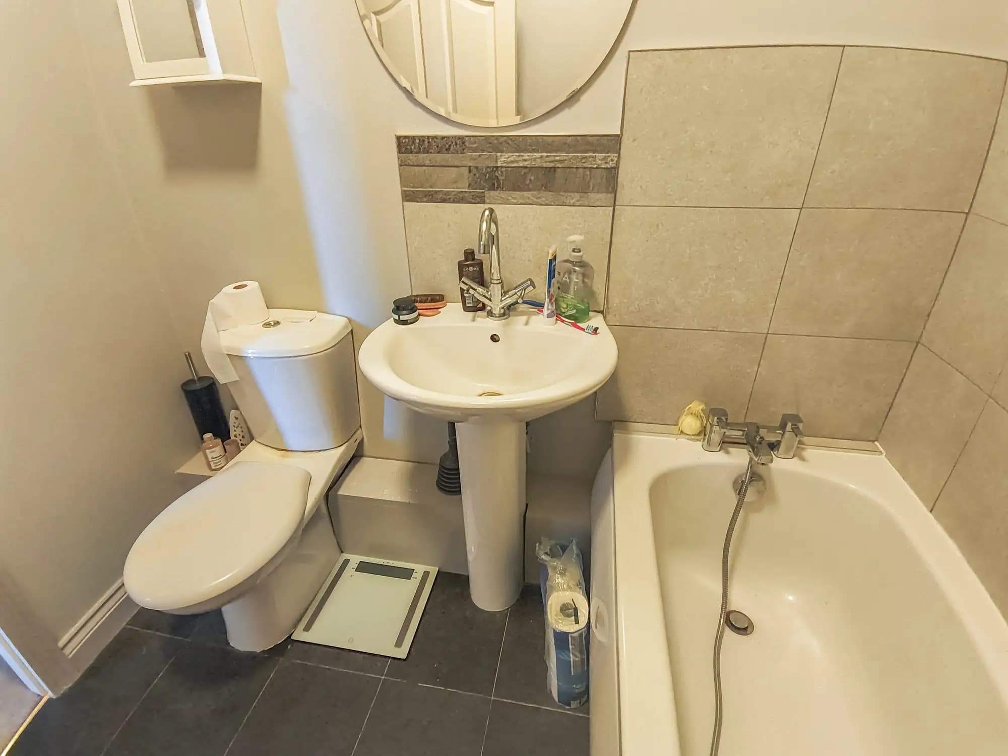 property photo 6 of 16