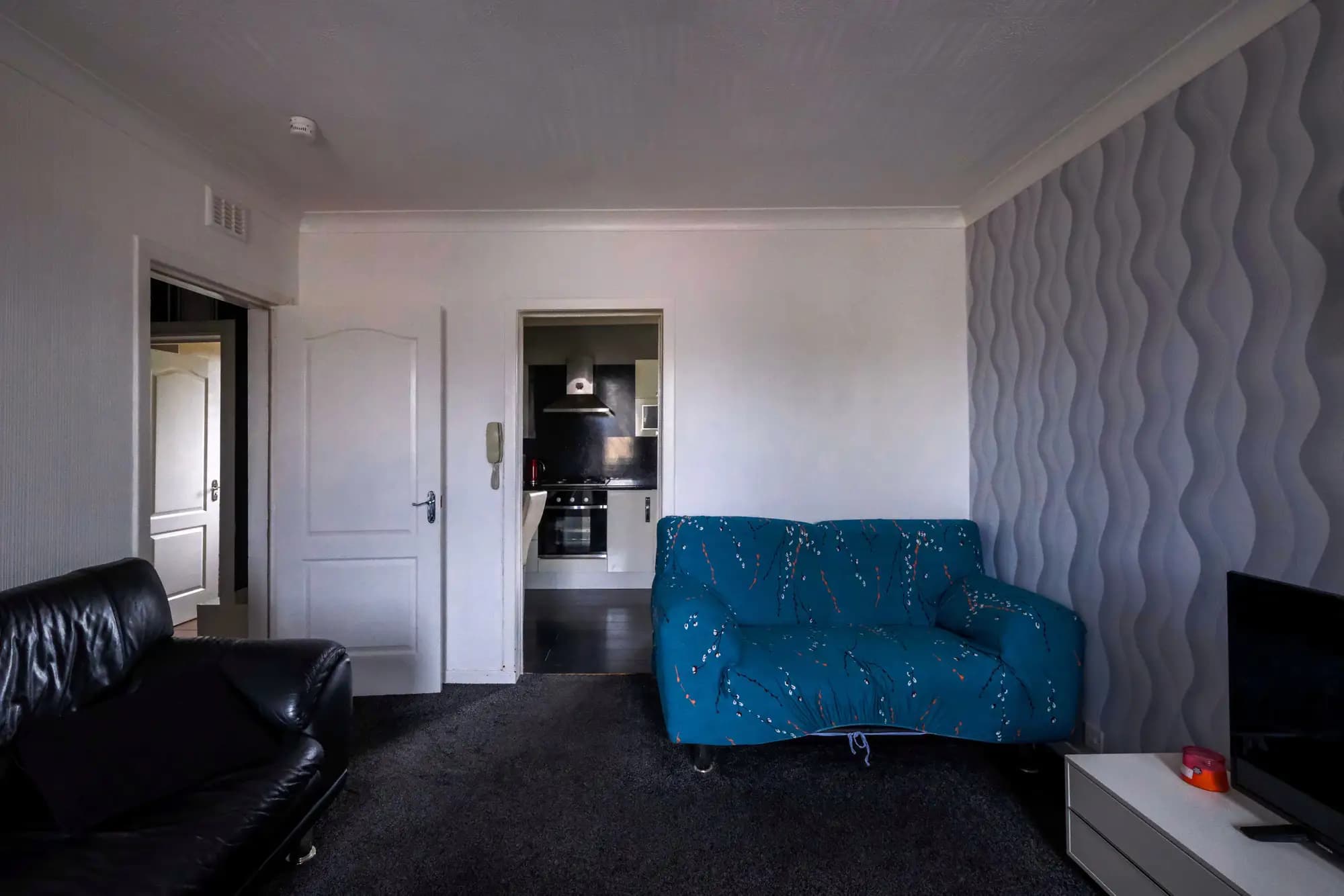 property photo 6 of 26
