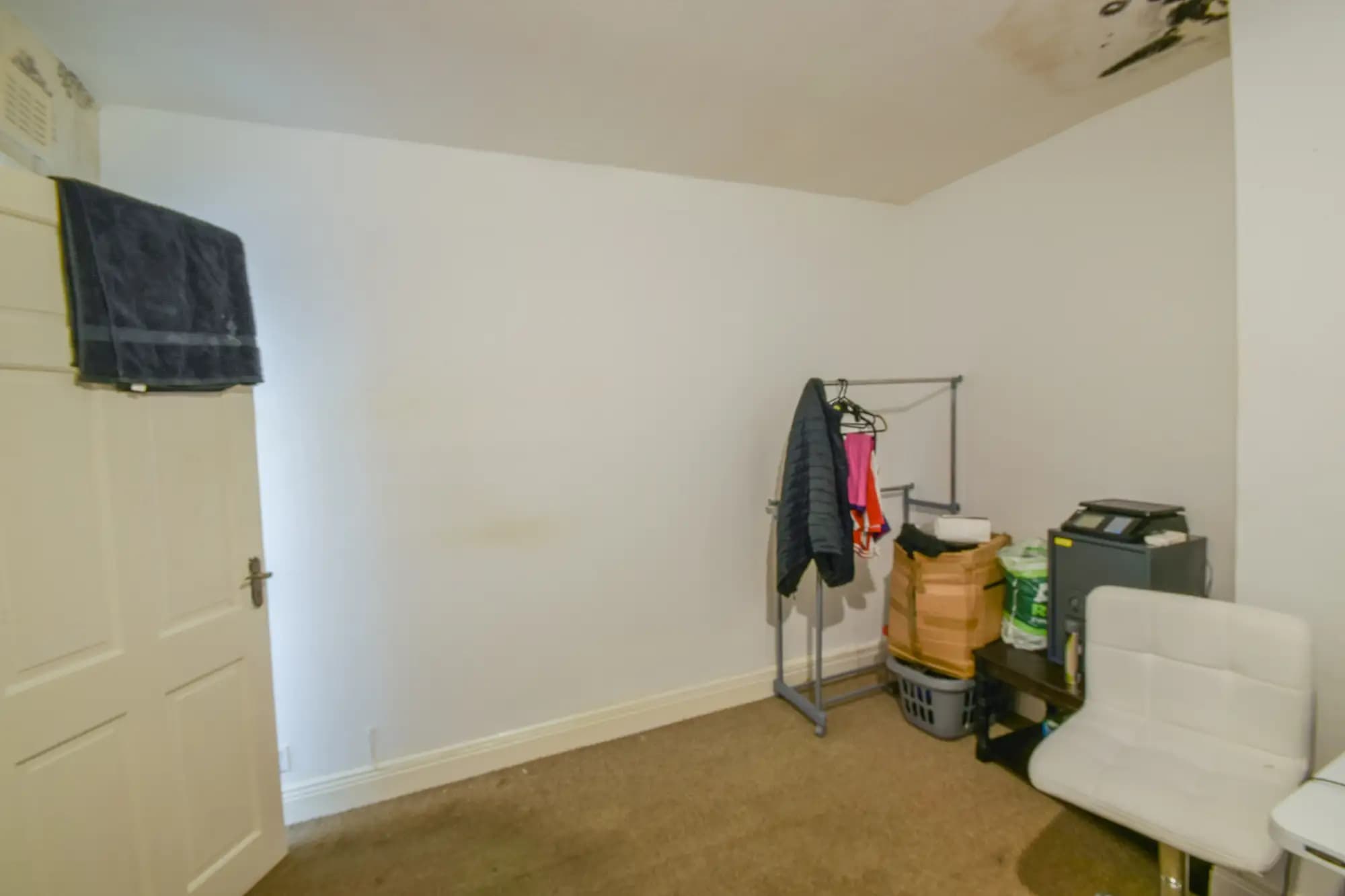 property photo 11 of 18