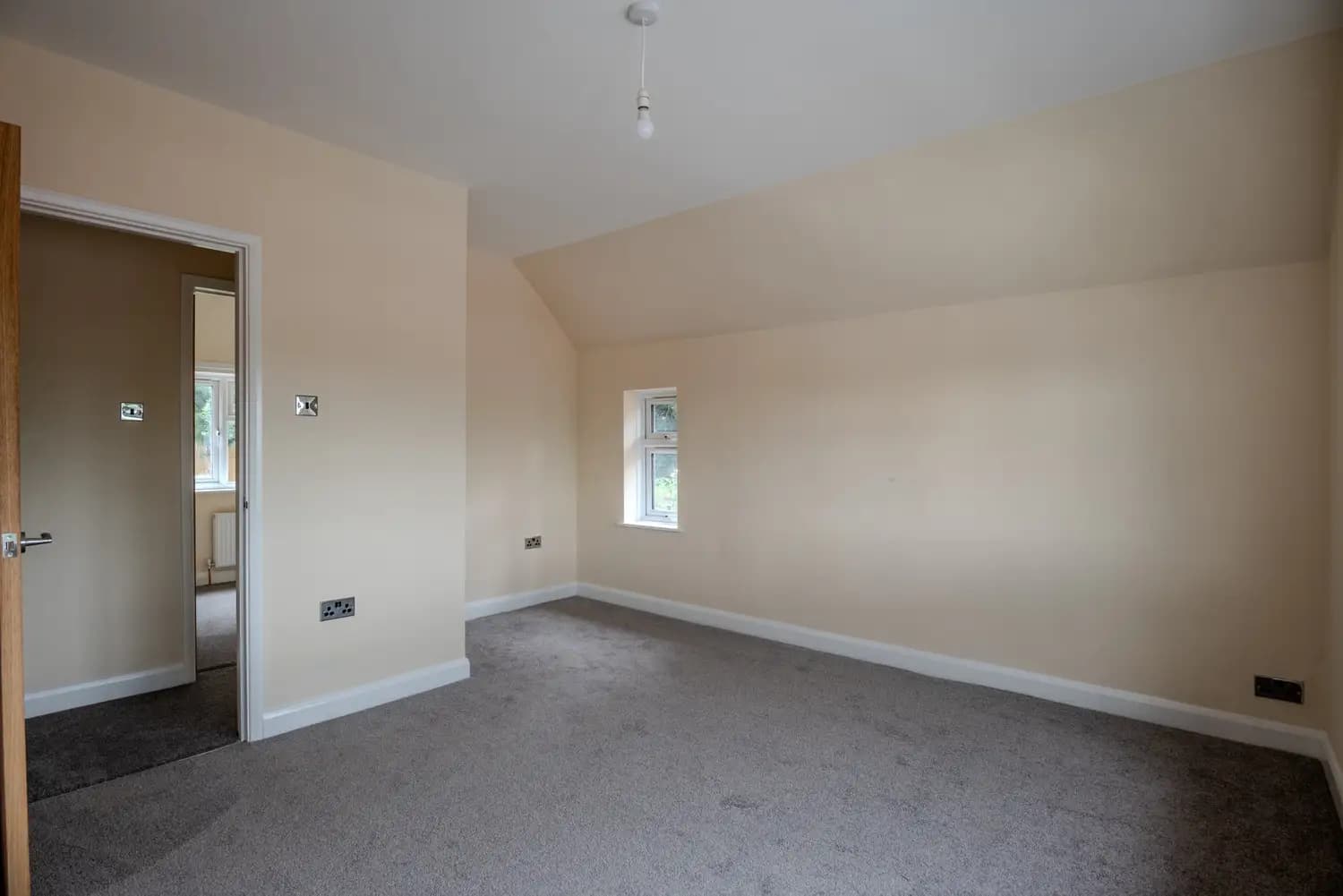 property photo 10 of 22