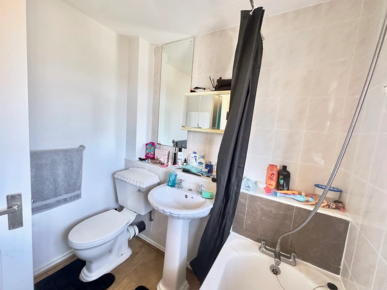 property photo 10 of 18