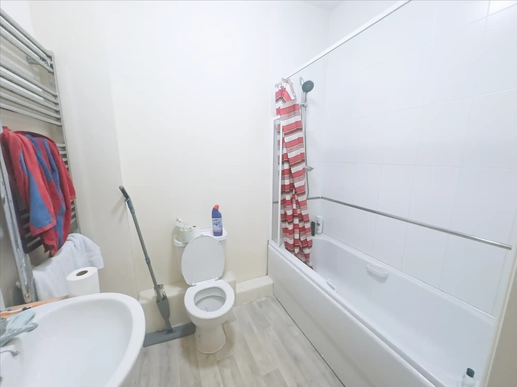 property photo 8 of 20