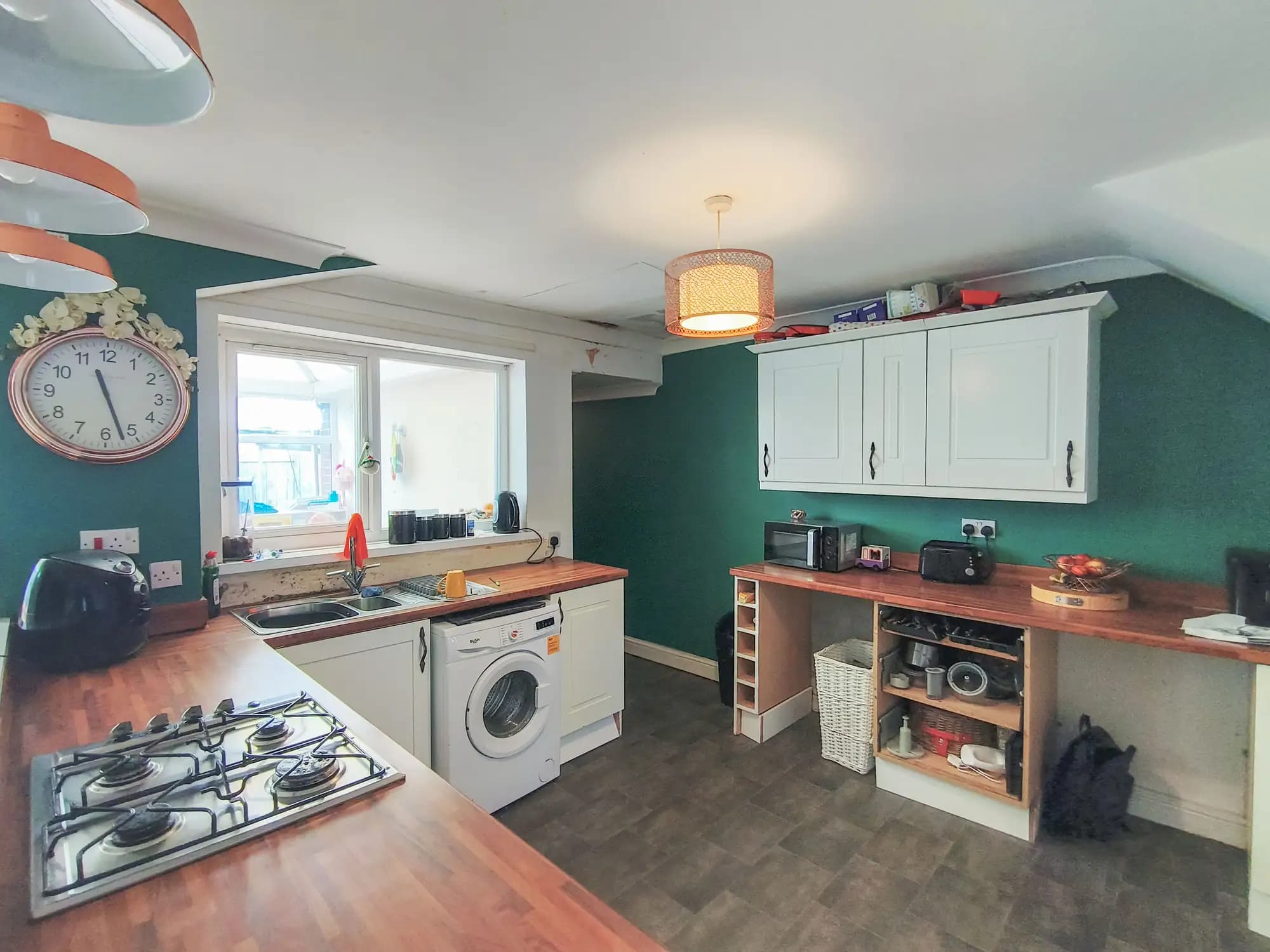 property photo 8 of 17