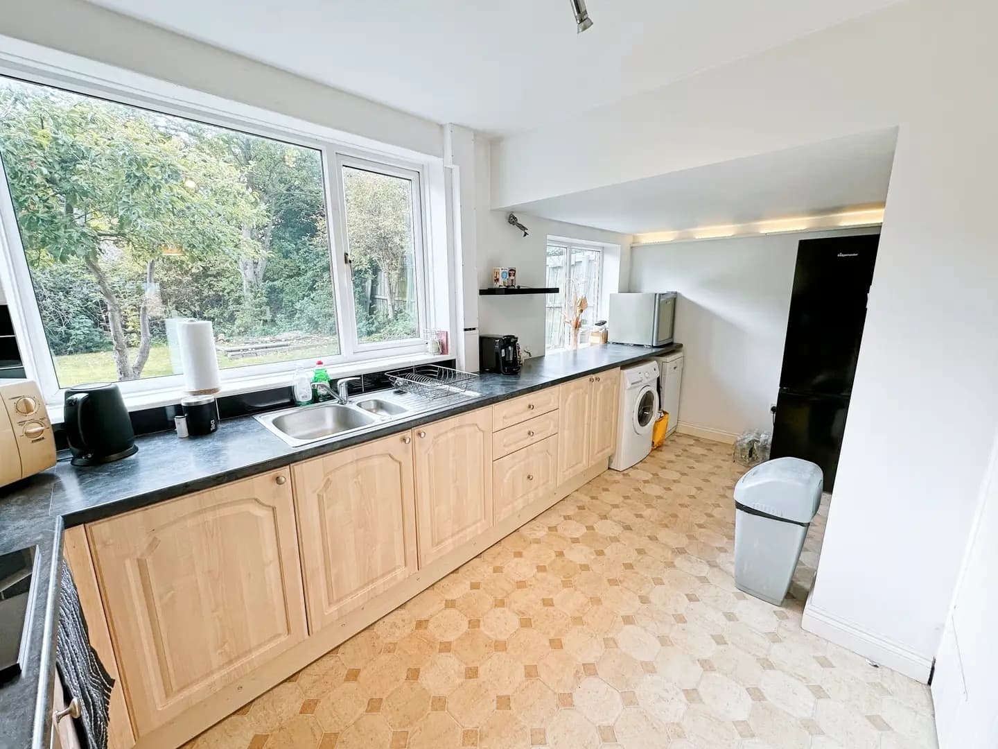 property photo 7 of 31