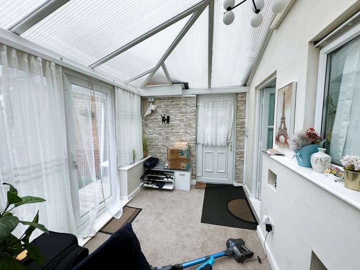 property photo 4 of 15