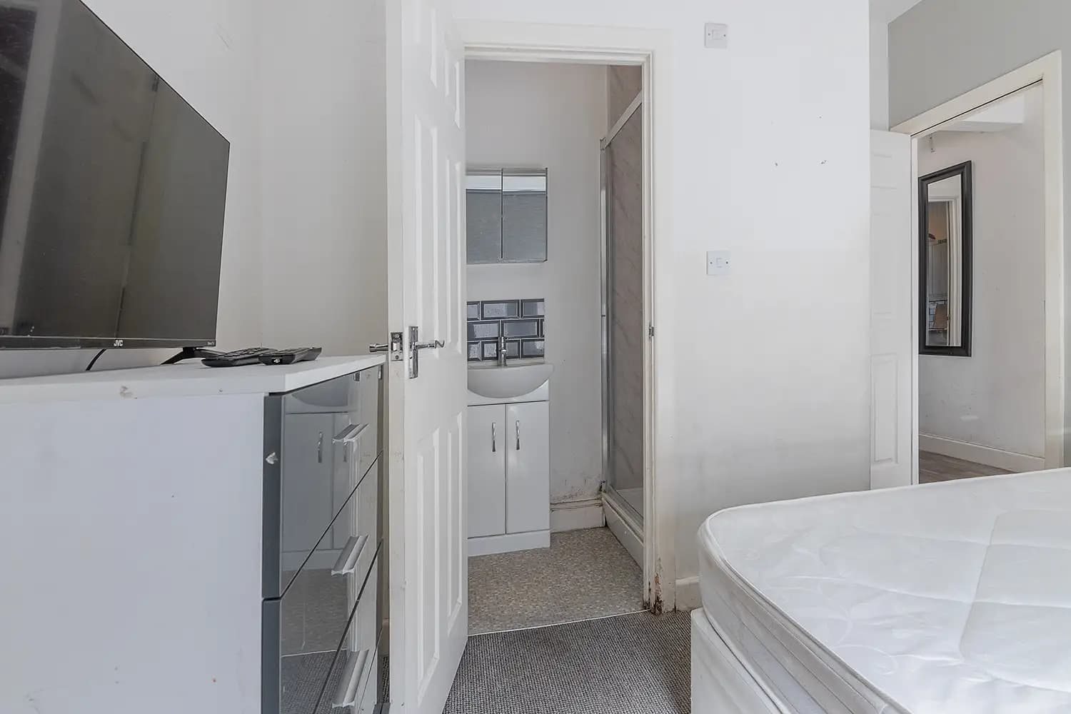 property photo 24 of 35