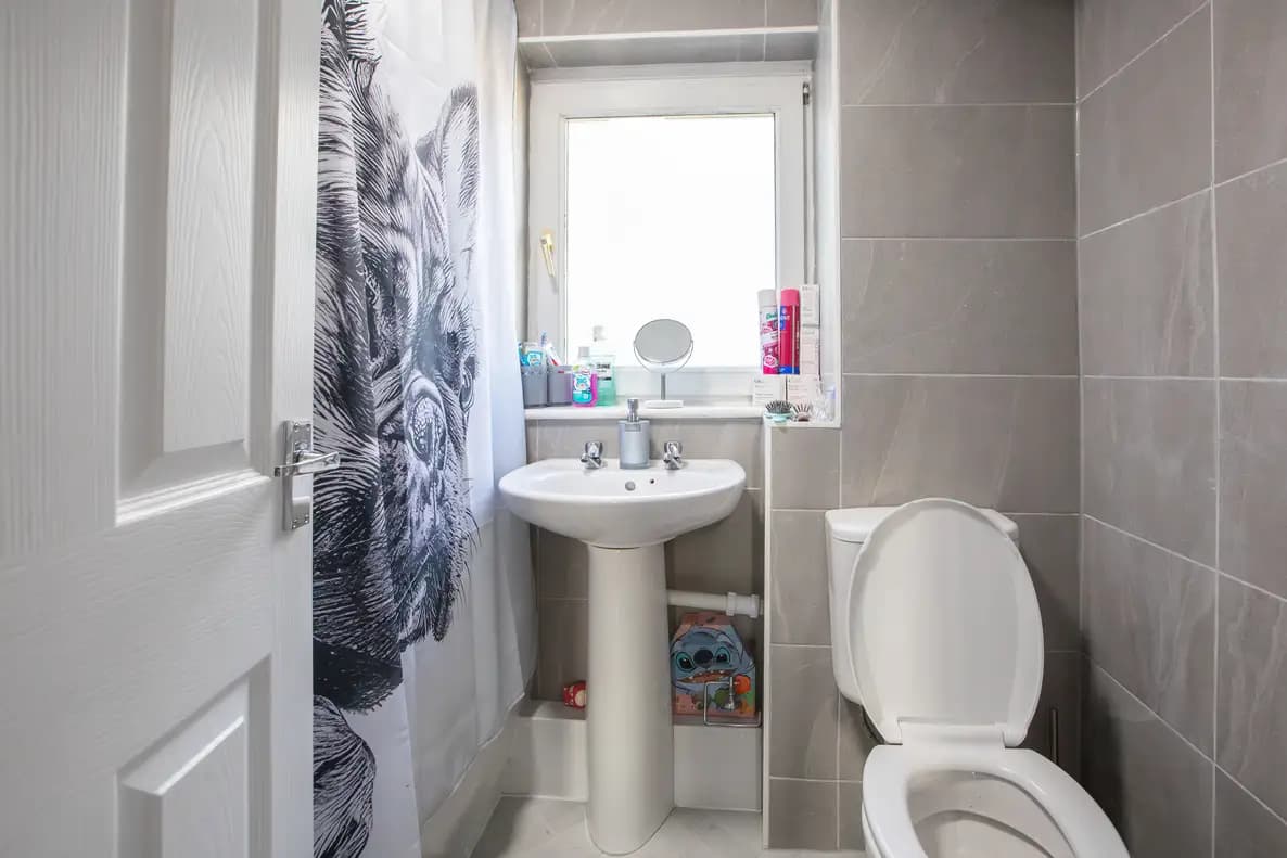 property photo 13 of 35