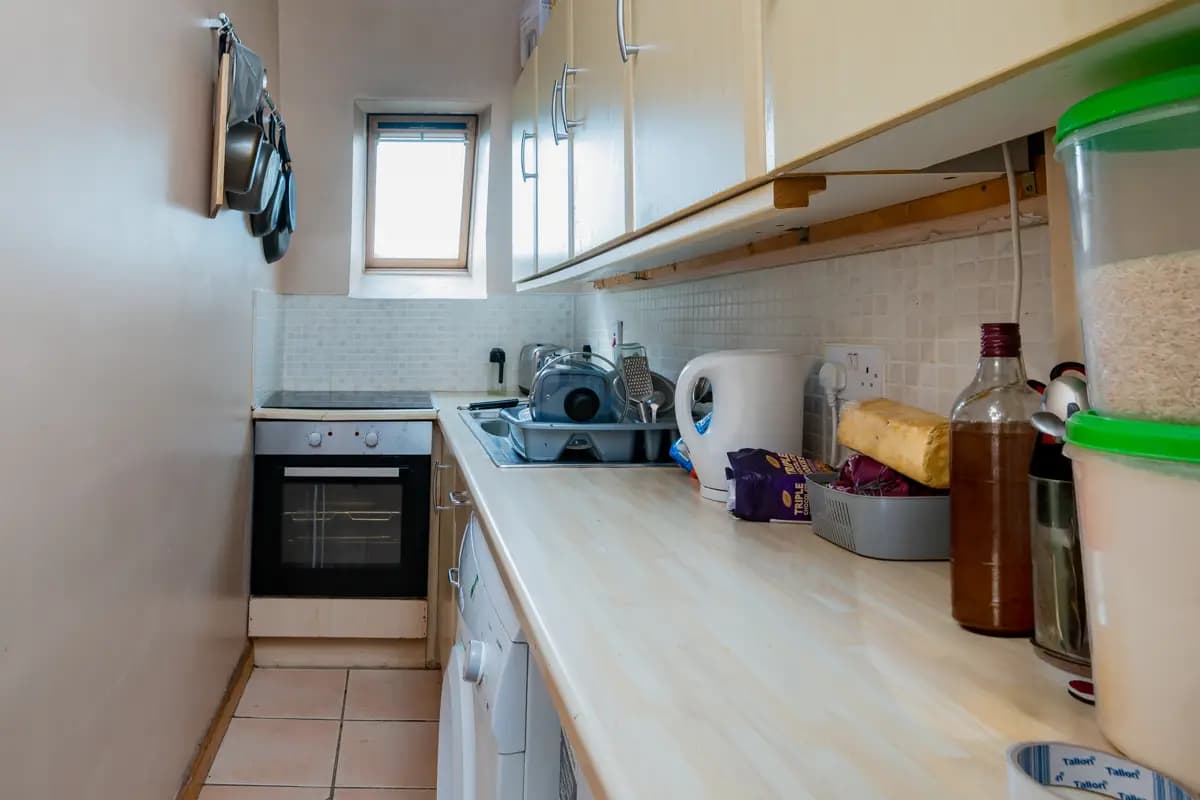 property photo 5 of 13