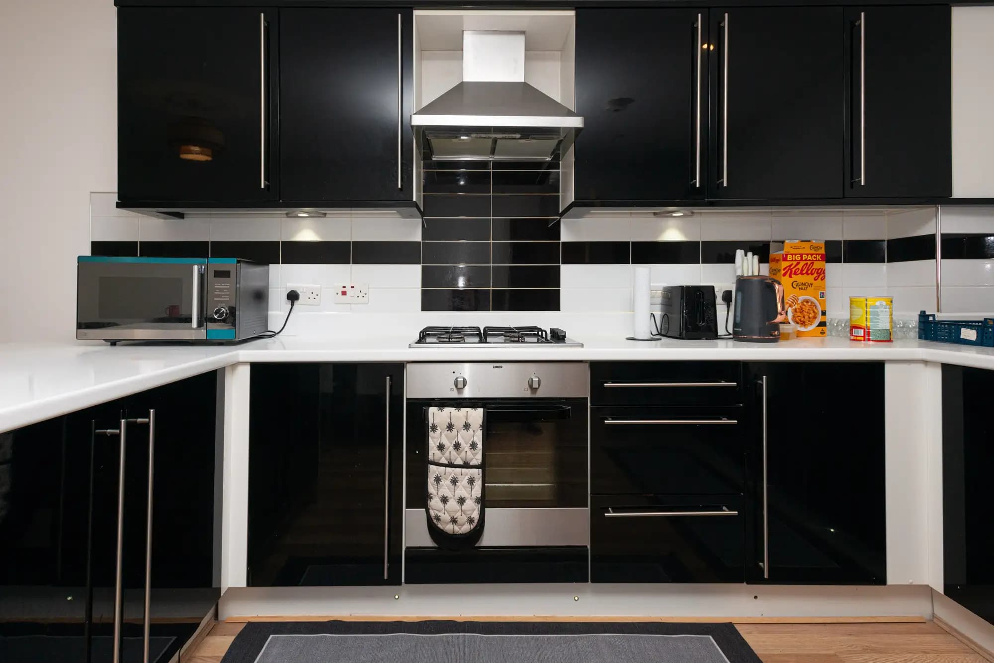 property photo 8 of 28