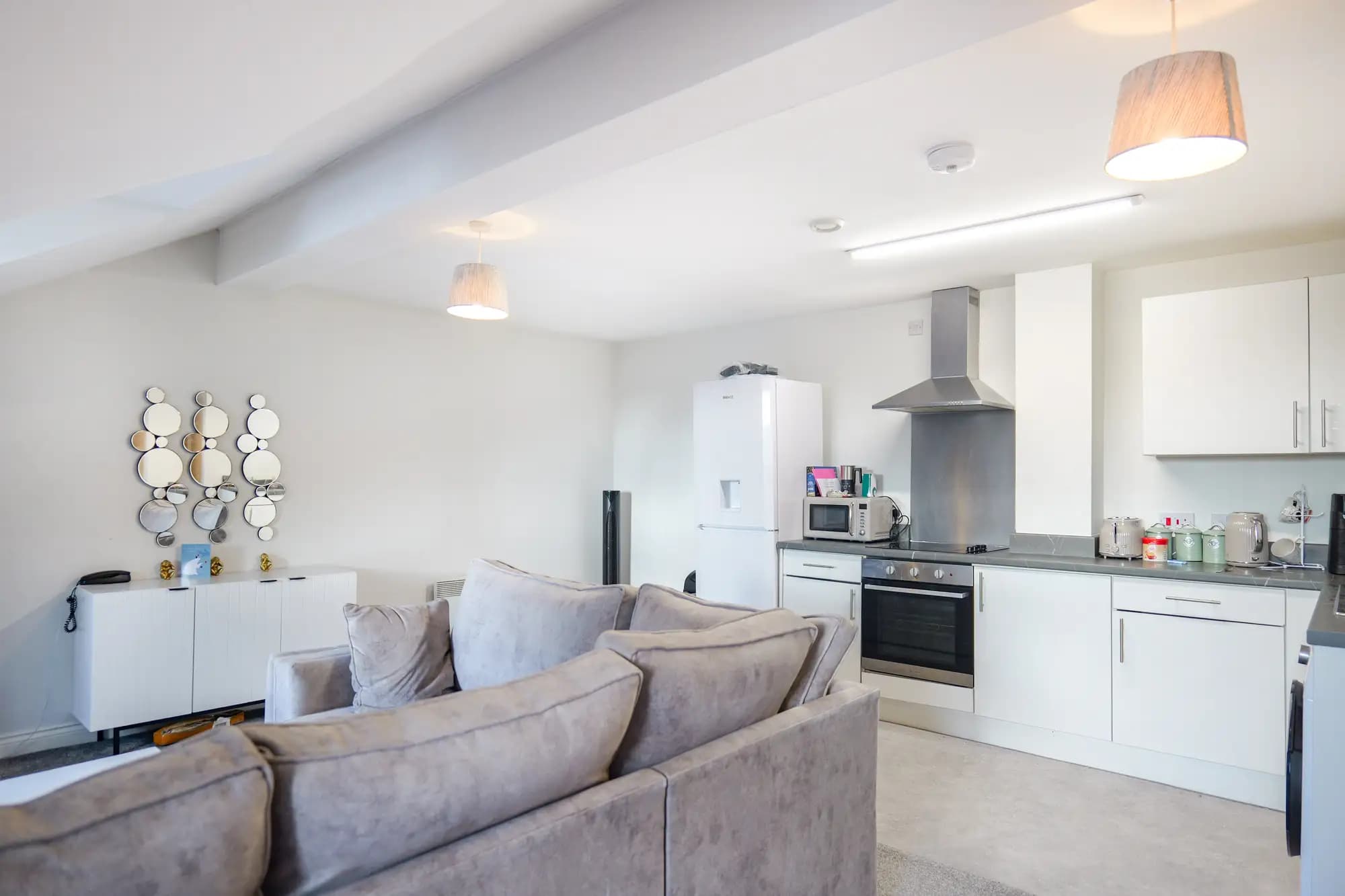 property photo 5 of 27