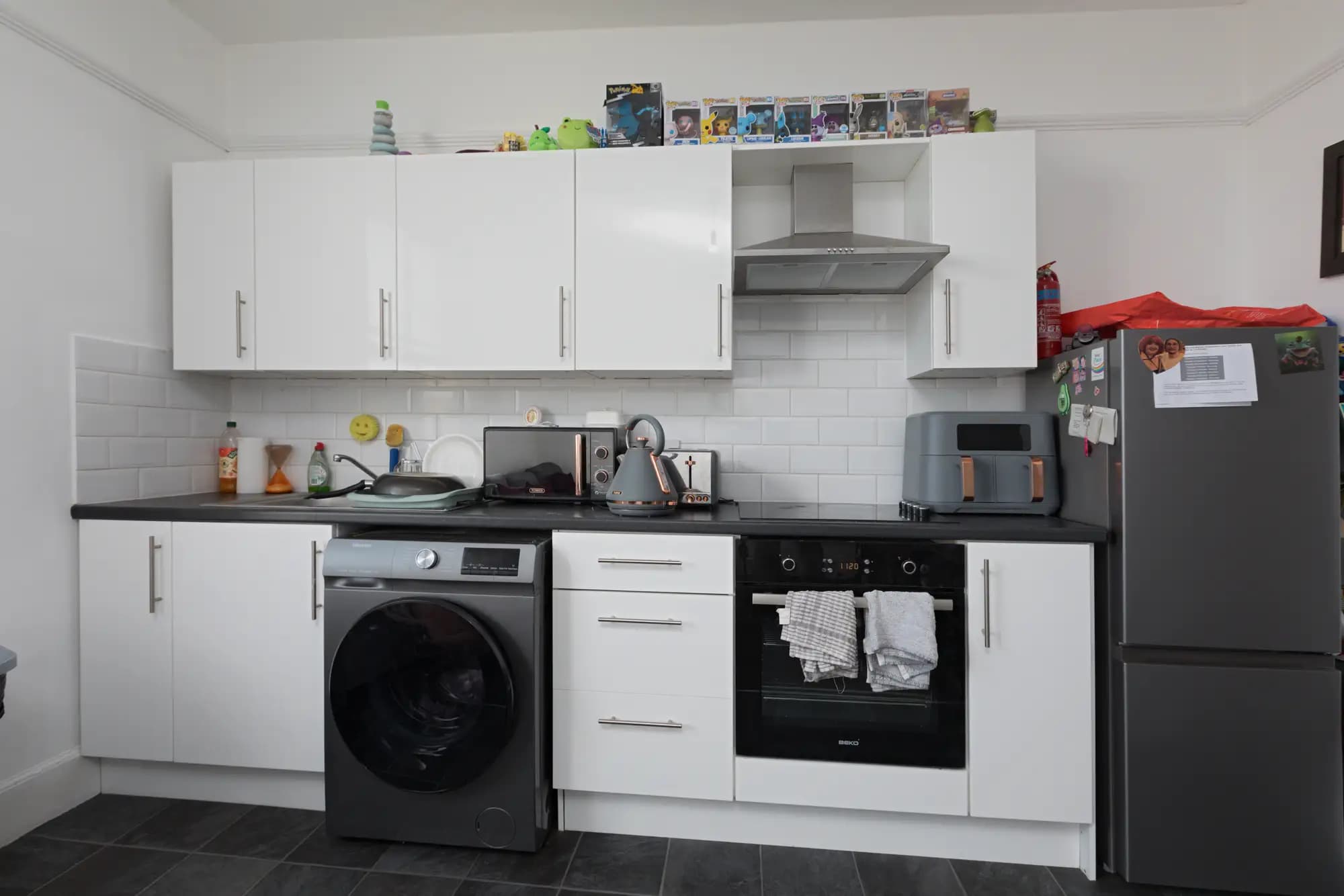 property photo 10 of 27