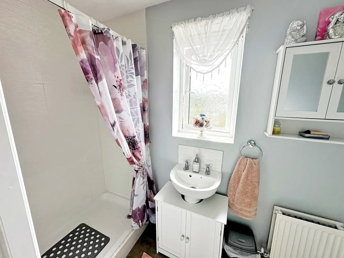 property photo 8 of 25