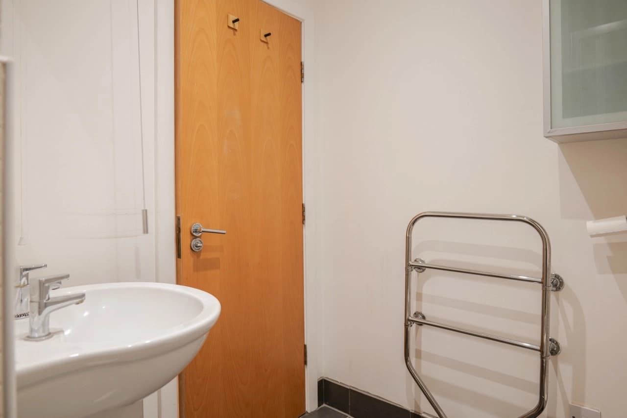 property photo 10 of 15