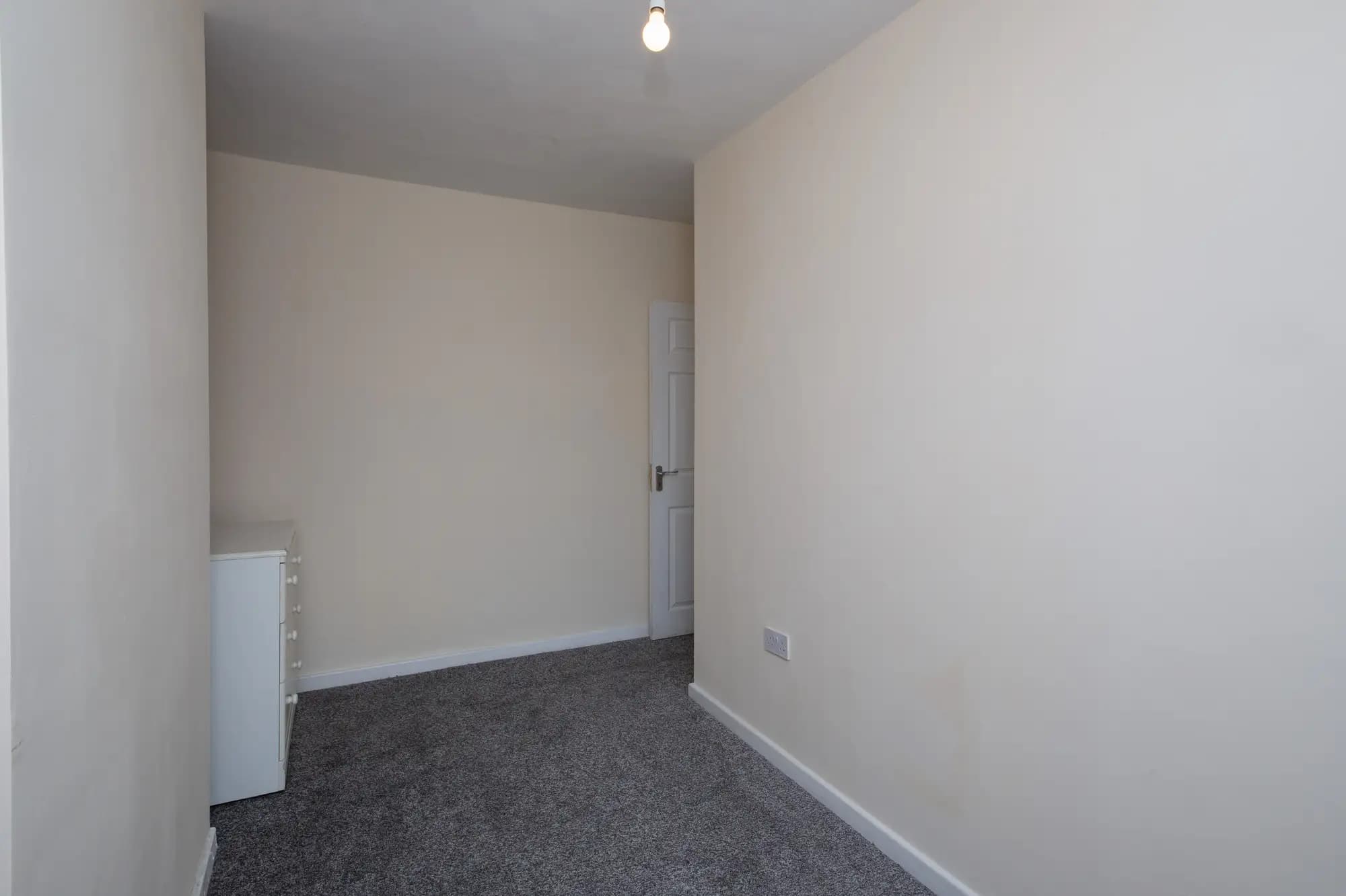 property photo 14 of 34