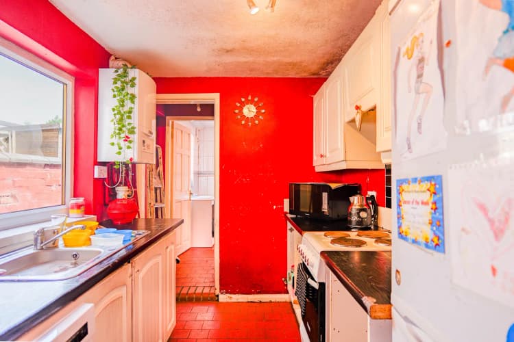property photo 4 of 17