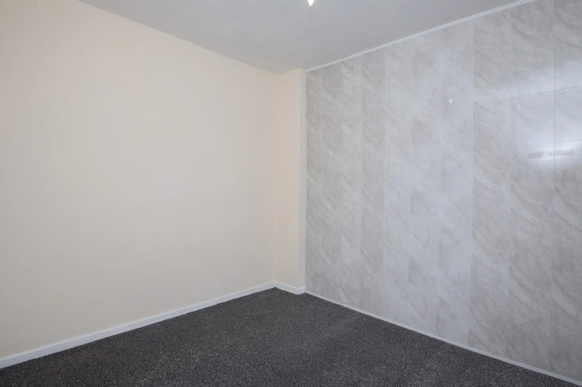 property photo 15 of 34