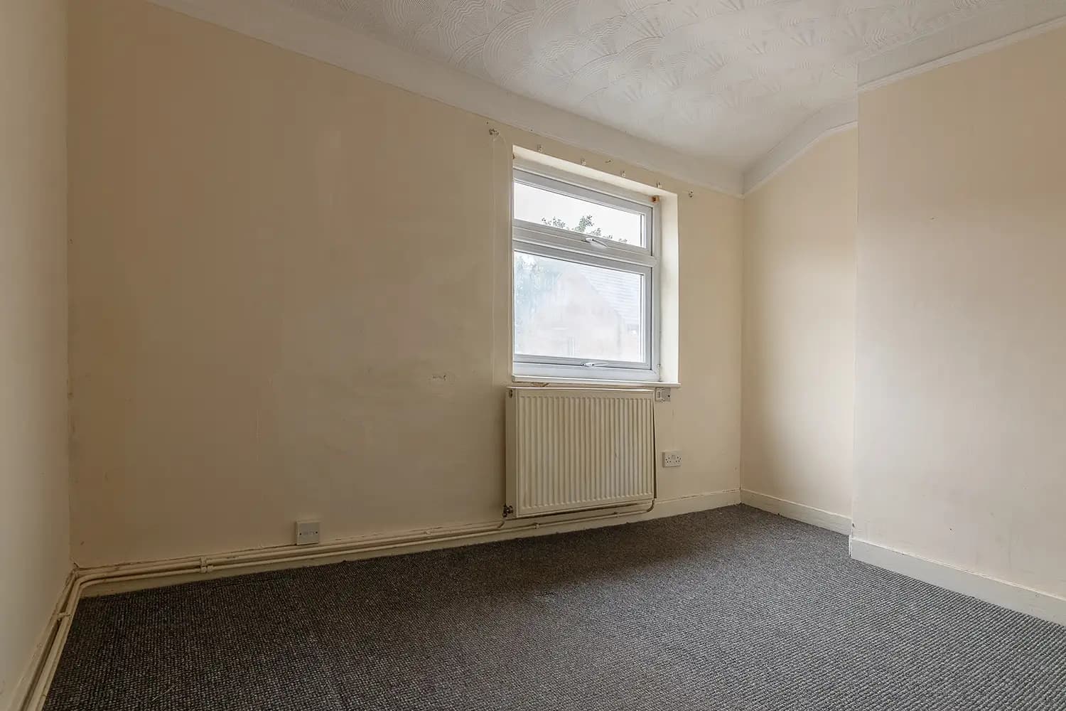 property photo 15 of 28