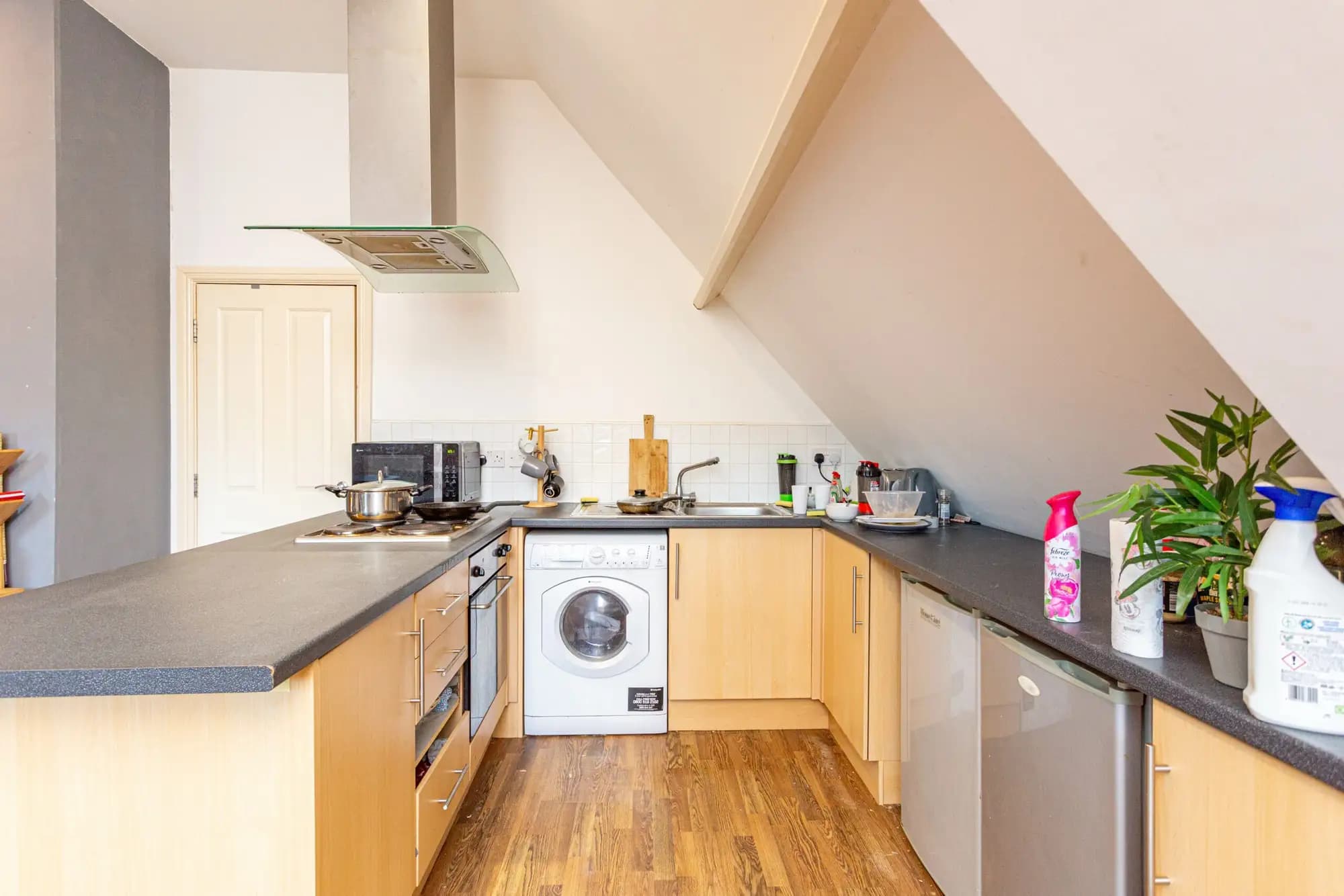 property photo 6 of 18