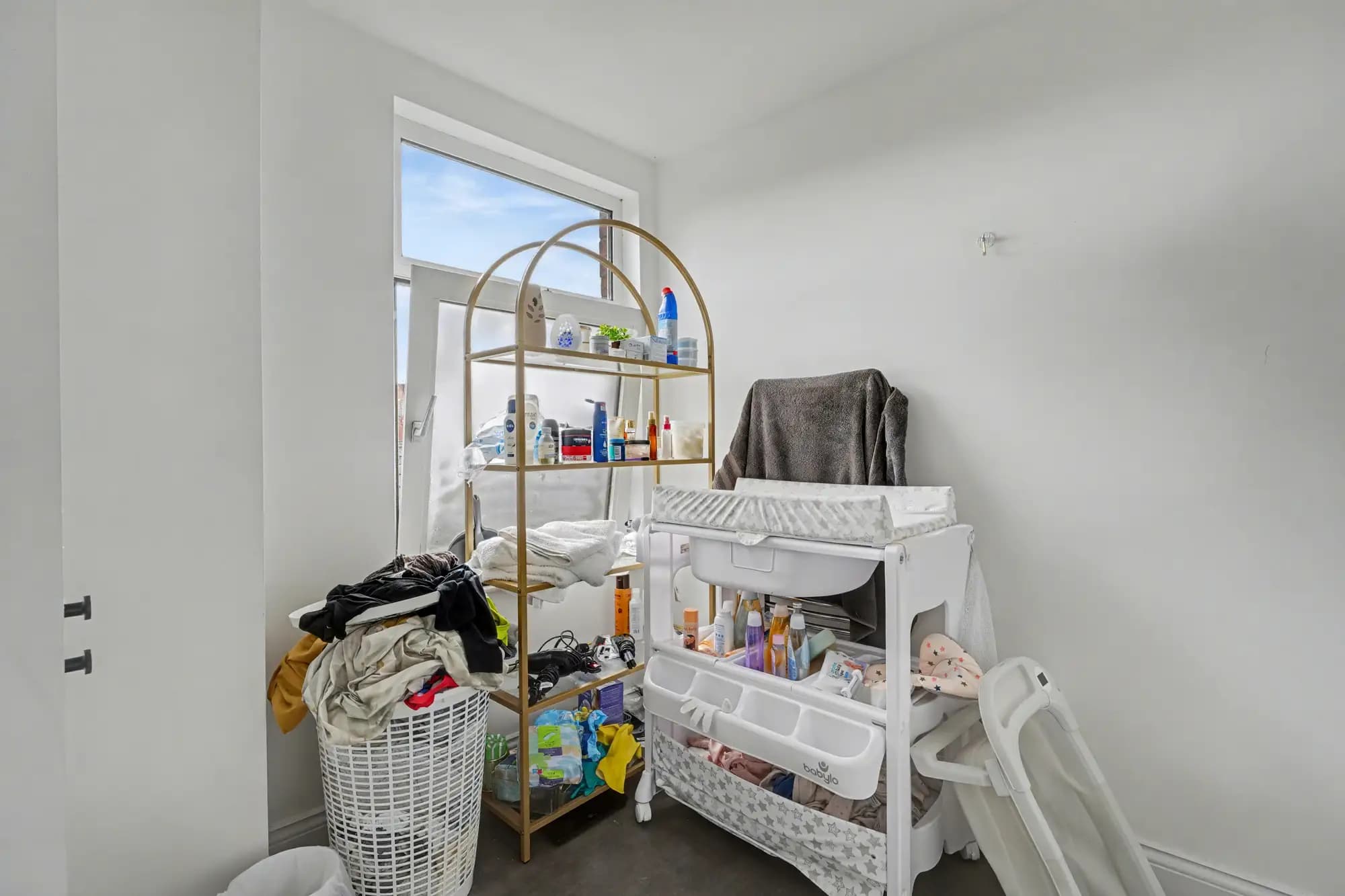 property photo 11 of 25