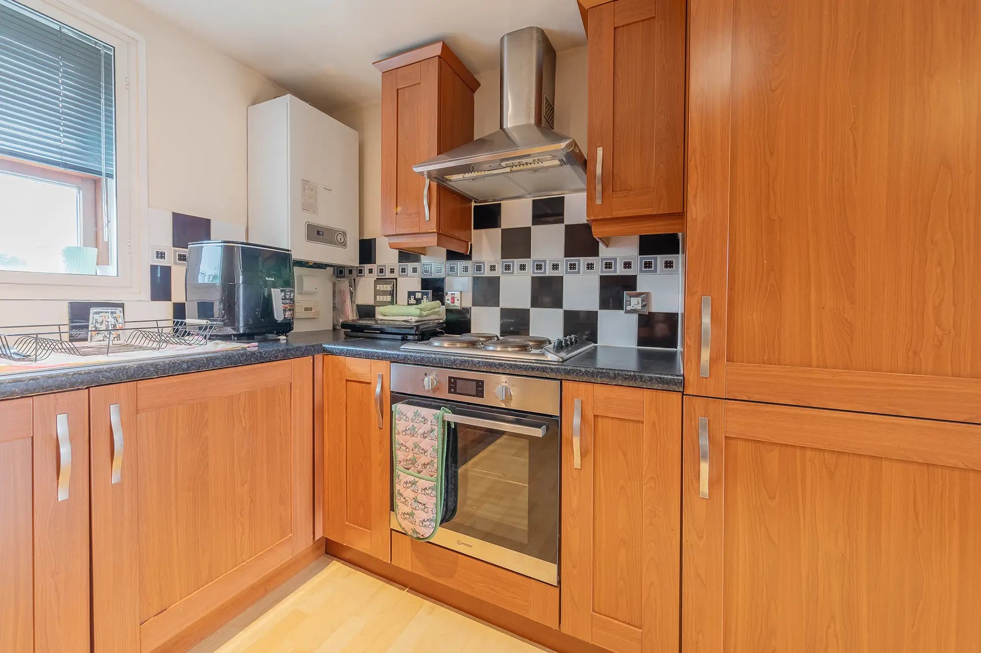 property photo 5 of 14