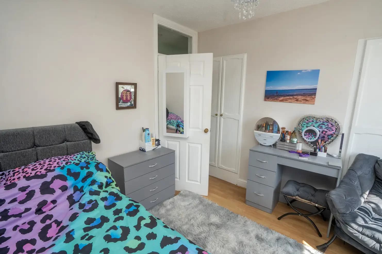 property photo 13 of 19