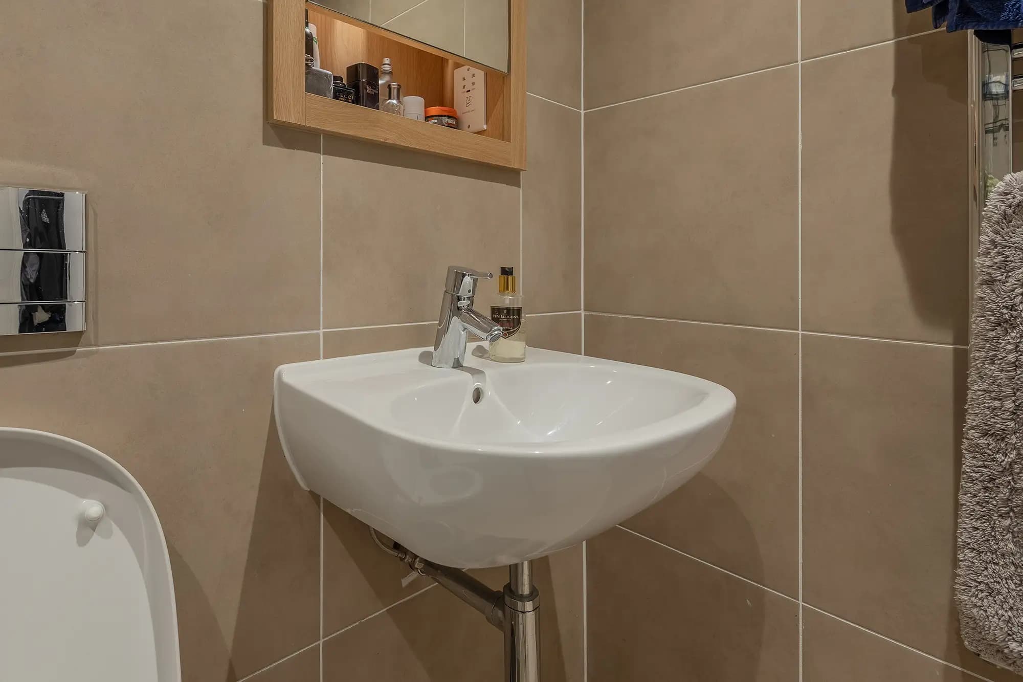 property photo 10 of 23