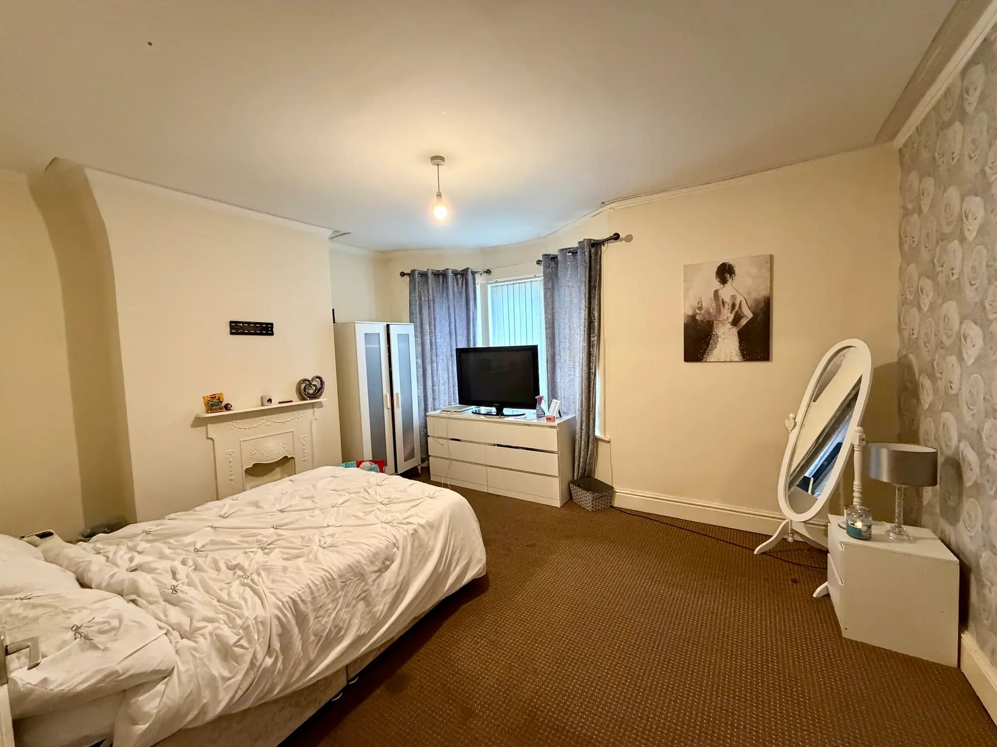 property photo 15 of 26