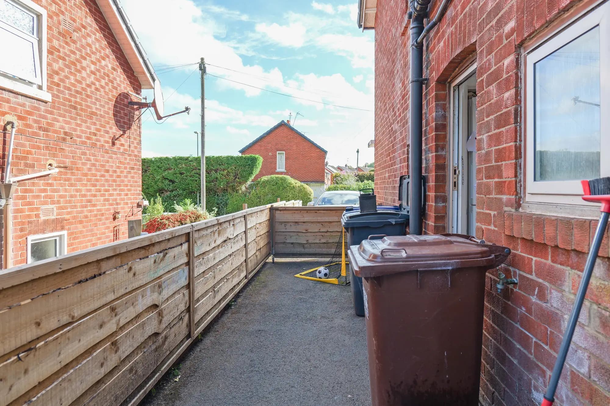 property photo 16 of 19